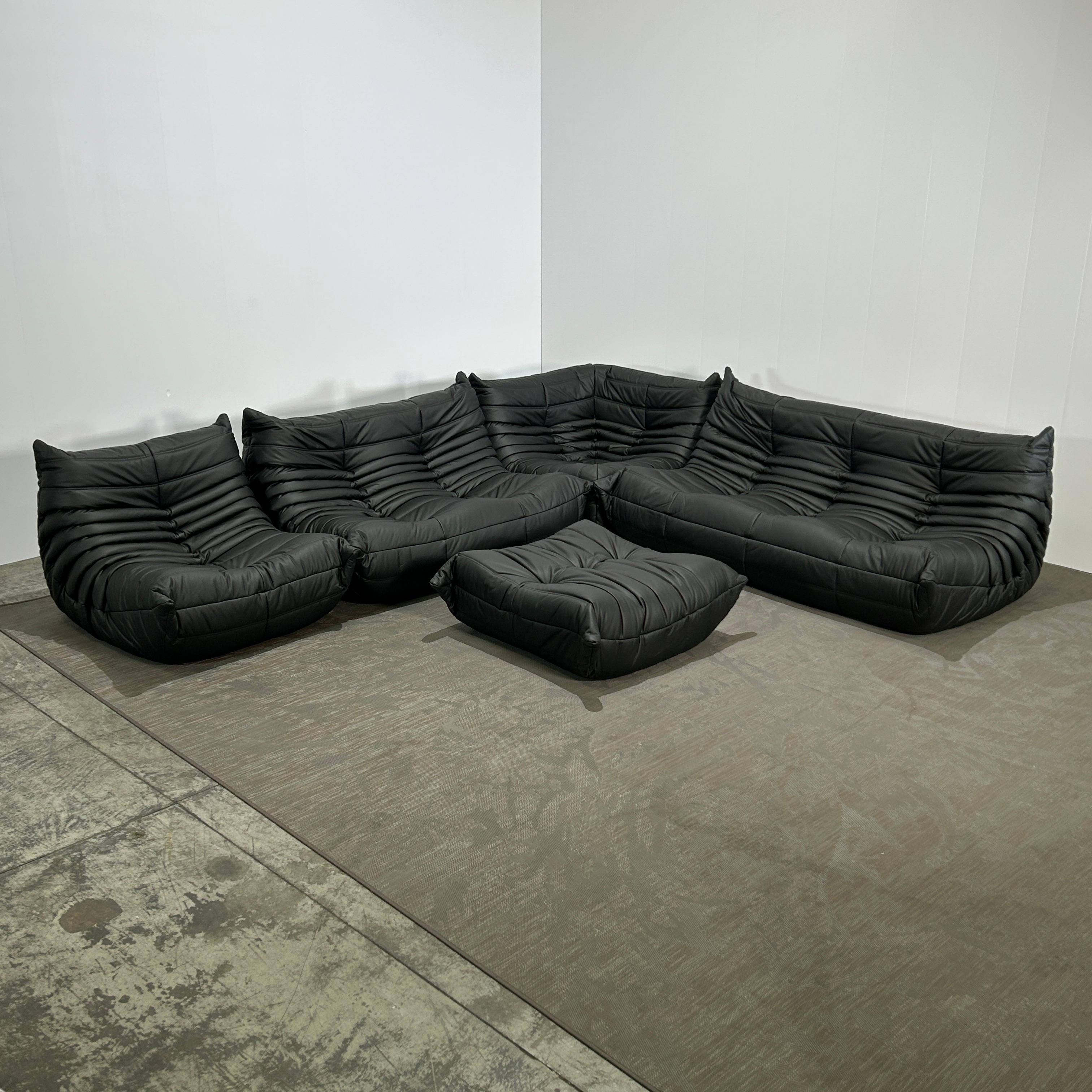 Ligne Roset by Michel Ducaroy Black Leather Togo Modular Sofas, Set of Five For Sale 3