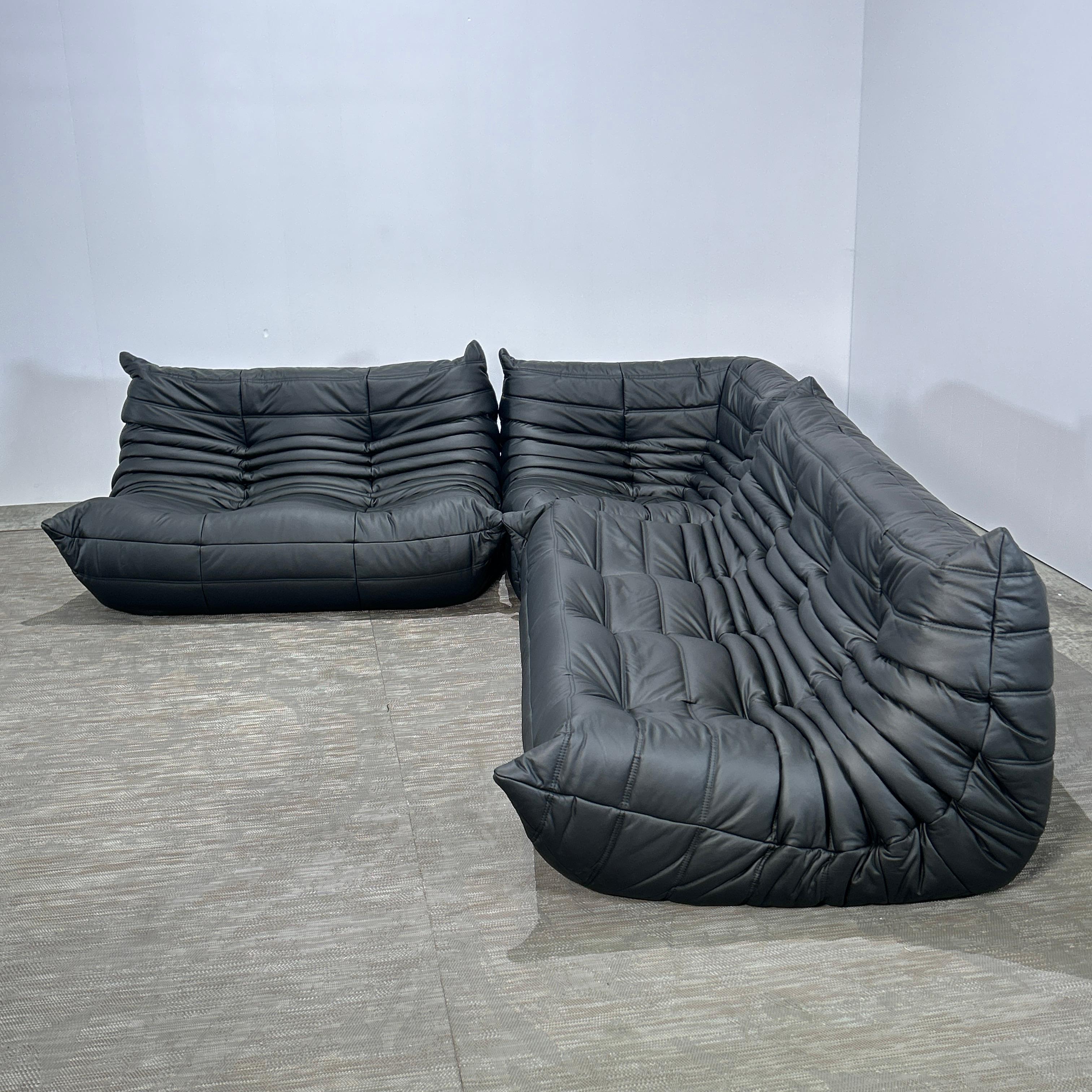Ligne Roset by Michel Ducaroy Modulare Sofas aus schwarzem Leder Togo, Dreier-Set im Angebot 13