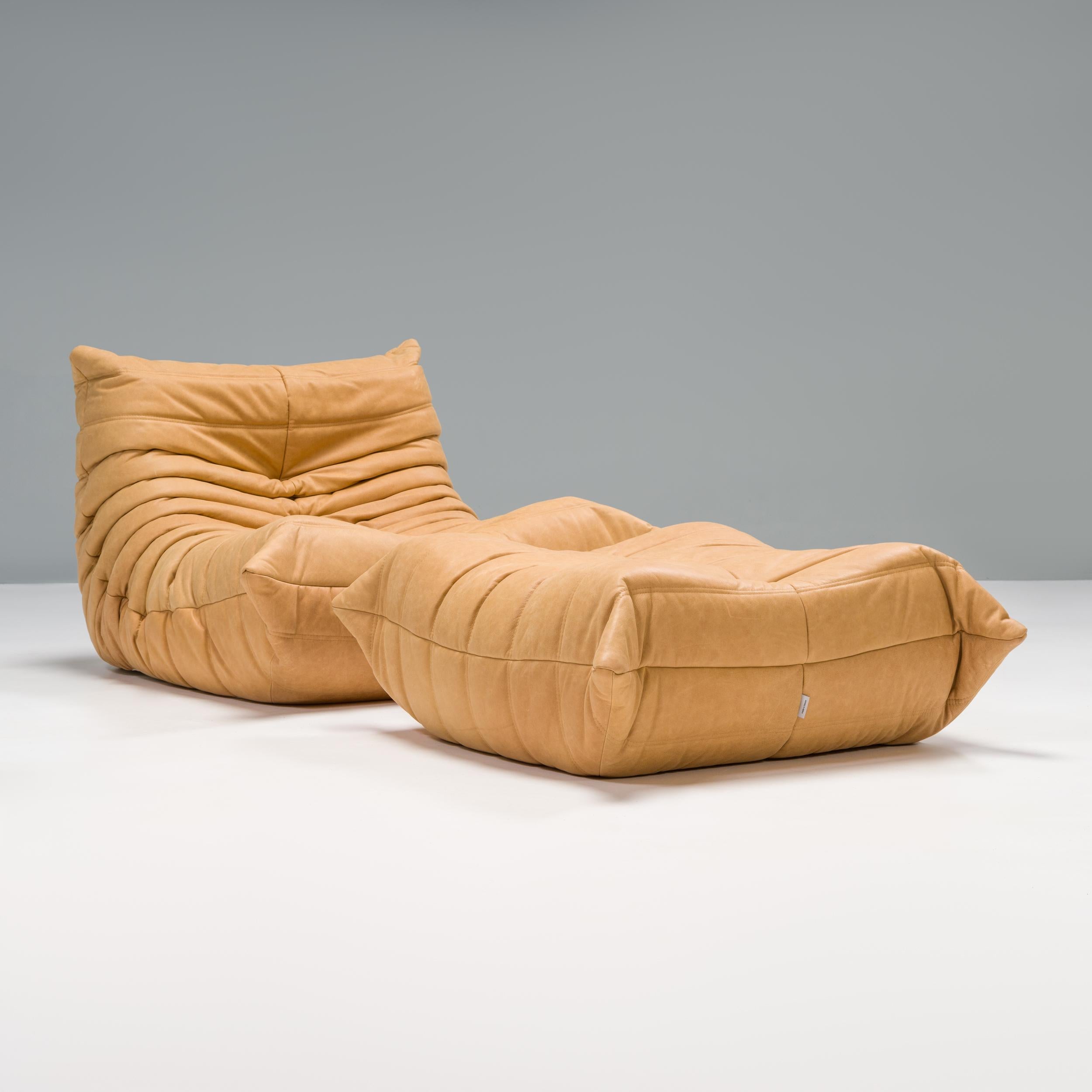 Français Ligne Roset by Michel Ducaroy Togo en cuir Brown Camel, set de deux en vente