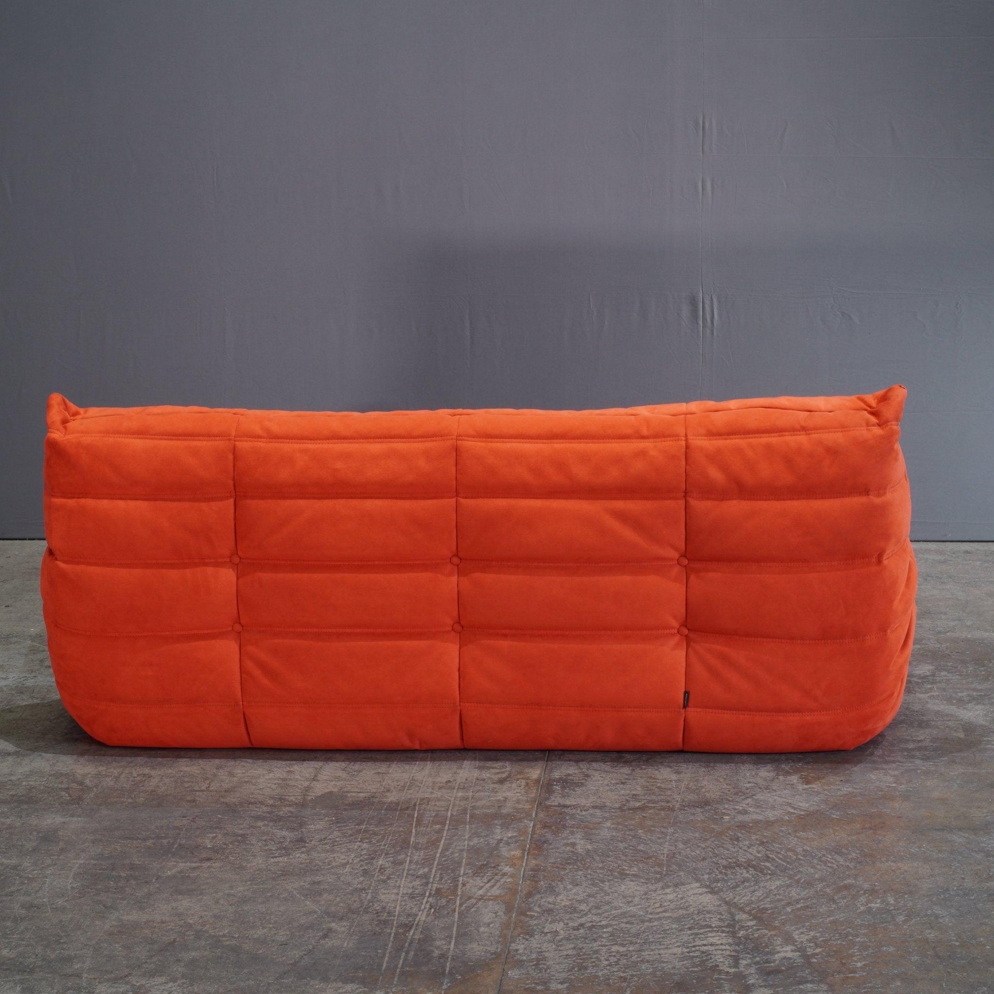 Français Ensemble de trois canapés Togo orange Ligne Roset par Michel Ducaroy