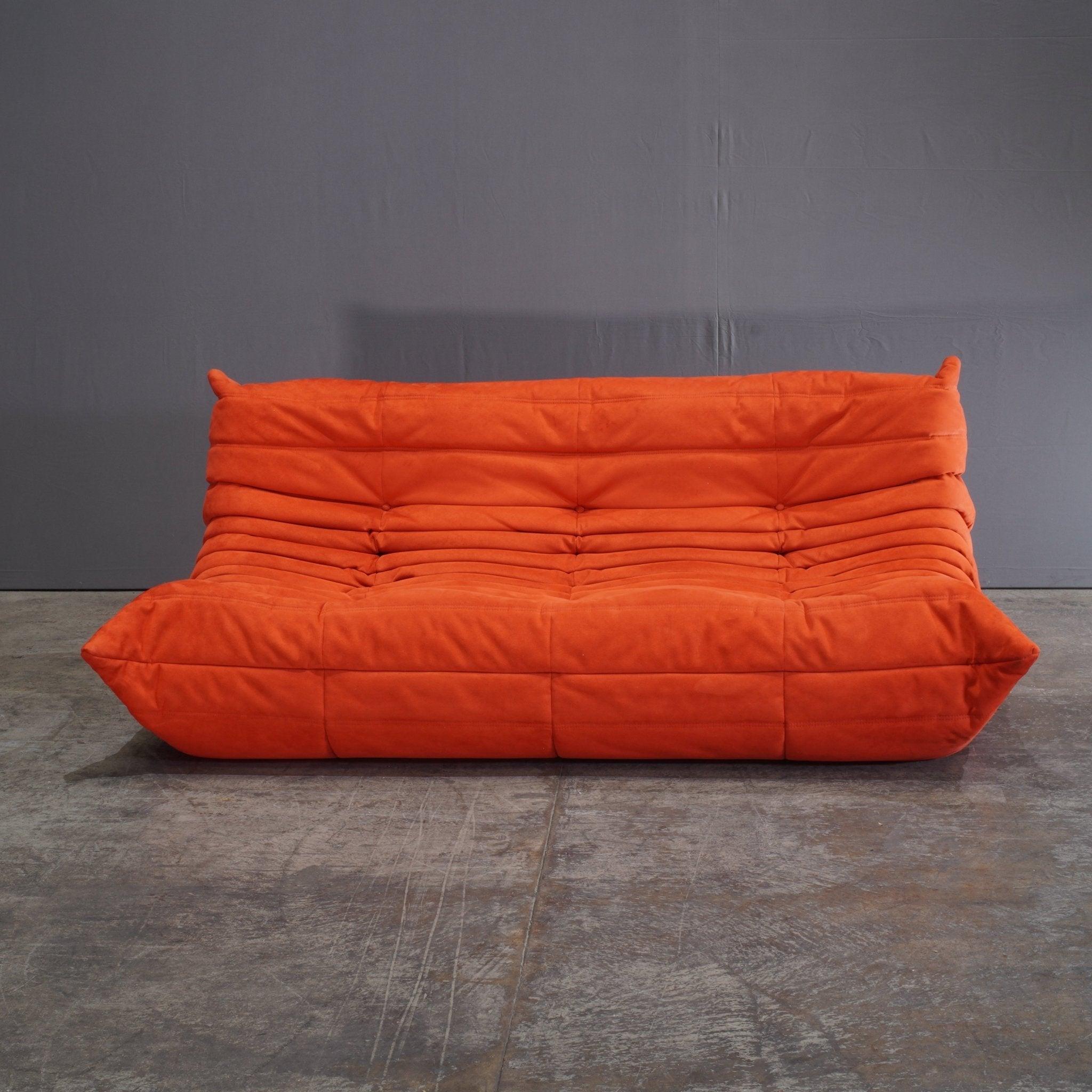 Ensemble de trois canapés Togo orange Ligne Roset par Michel Ducaroy Bon état à Basildon, London