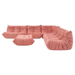 Canapé et repose-pieds modulaires Togo rose Ligne Roset de Michel Ducaroy, lot de cinq