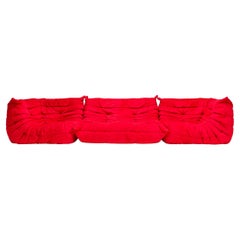 Ensemble de trois canapés Togo en tissu rouge Ligne Roset par Michel Ducaroy