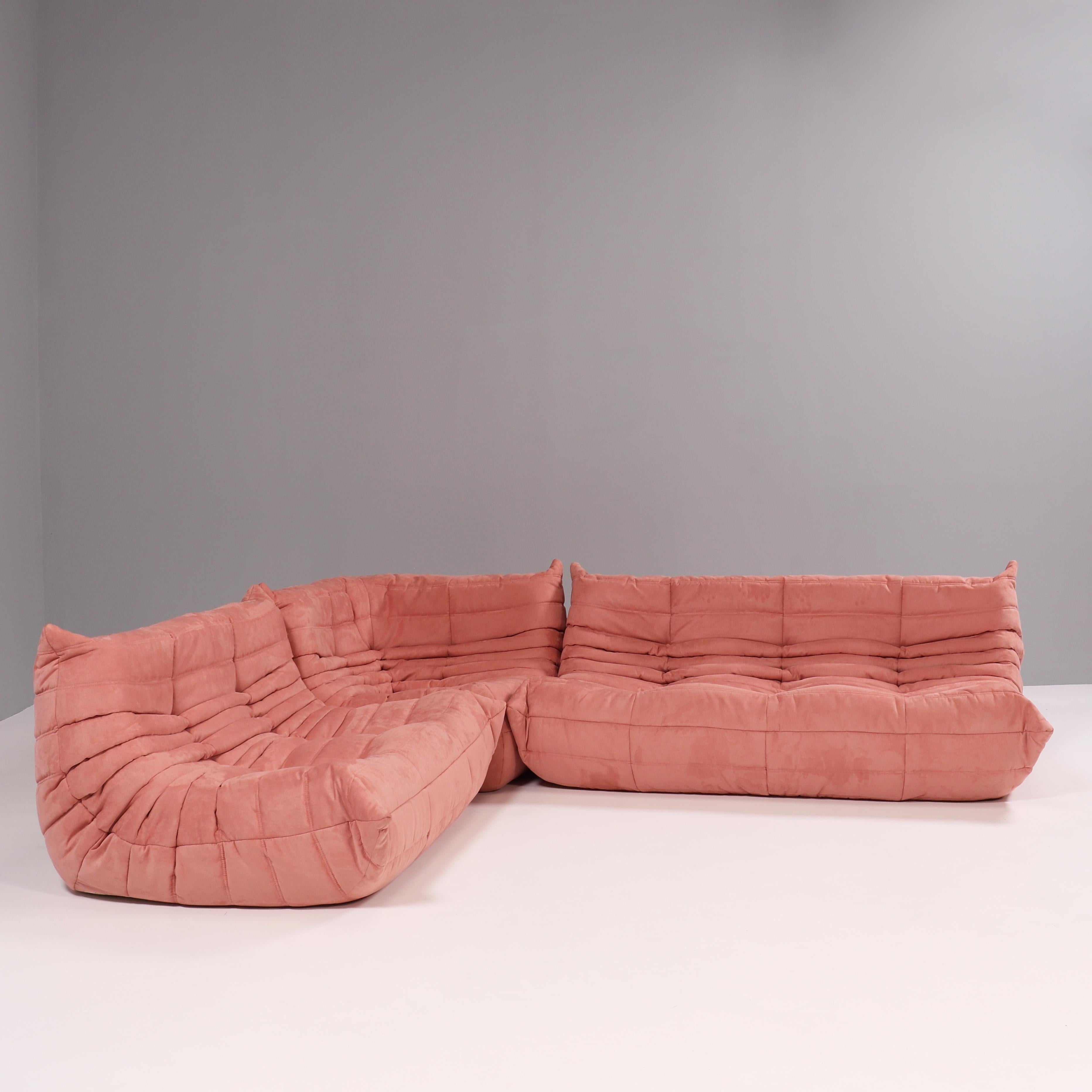 Sofa modulaire d'angle rose Ligne Roset par Michel Ducaroy 2