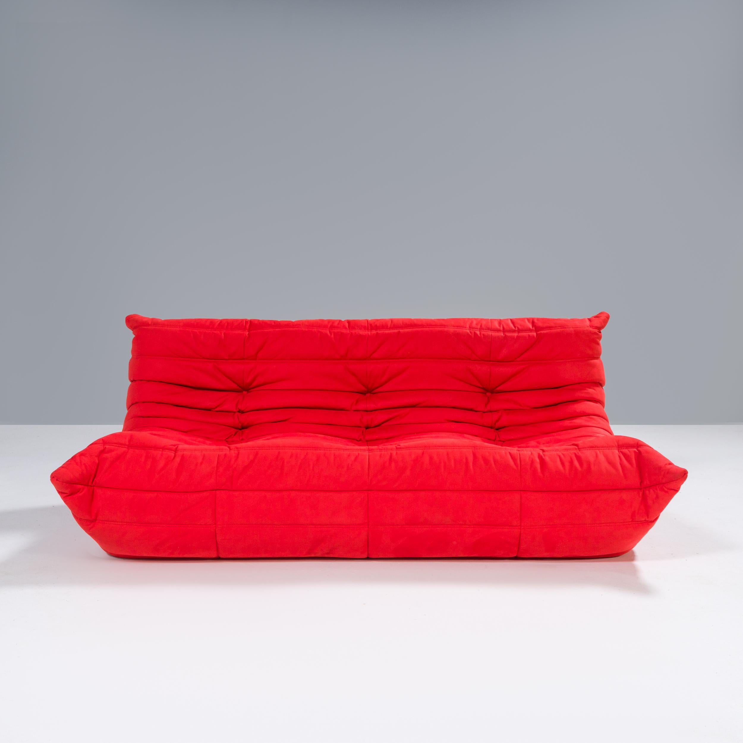 Ligne Roset by Michel Ducaroy Togo Rotes 3-Sitzer-Sofa, 2er-Set (Moderne der Mitte des Jahrhunderts) im Angebot