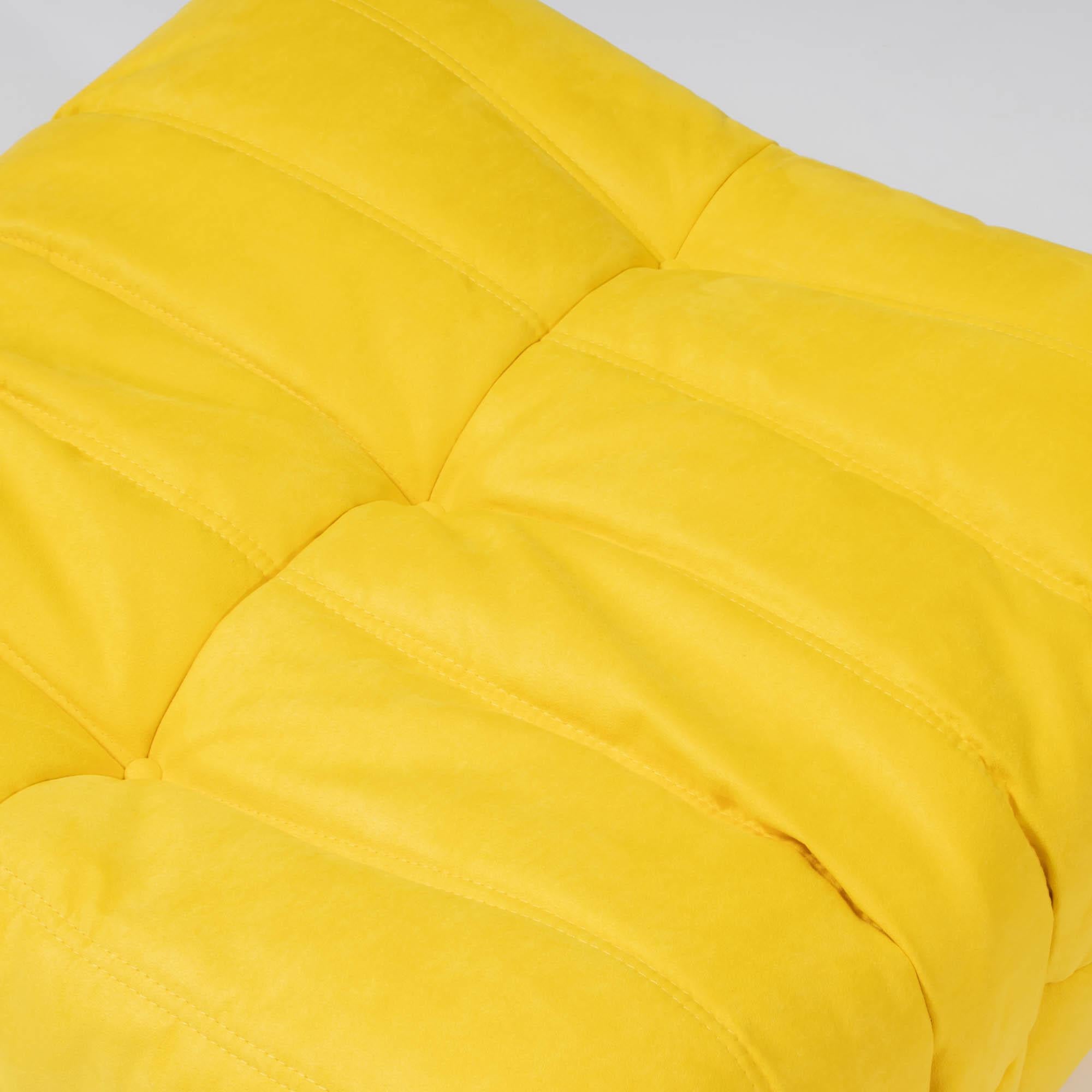 Gelber Sessel und Fußhocker aus Ligne Roset von Michel Ducaroy Togo, Zweier-Set (Französisch) im Angebot