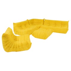 Set von fünf Sofa und Fußhockern aus gelbem Ligne Roset von Michel Ducaroy Togo