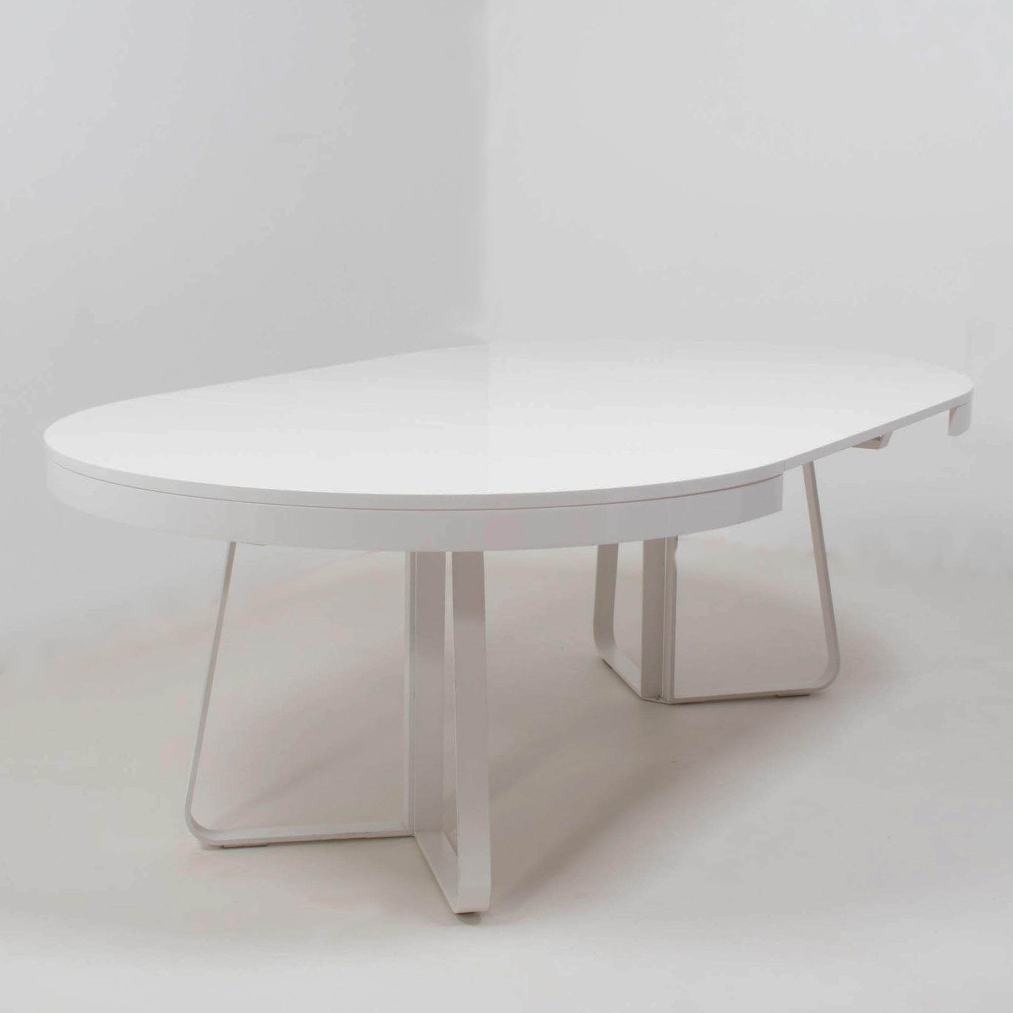 Ligne Roset by Thibault Desombre, Ava White Round to Oval Extending Dining Table In Good Condition In London, GB