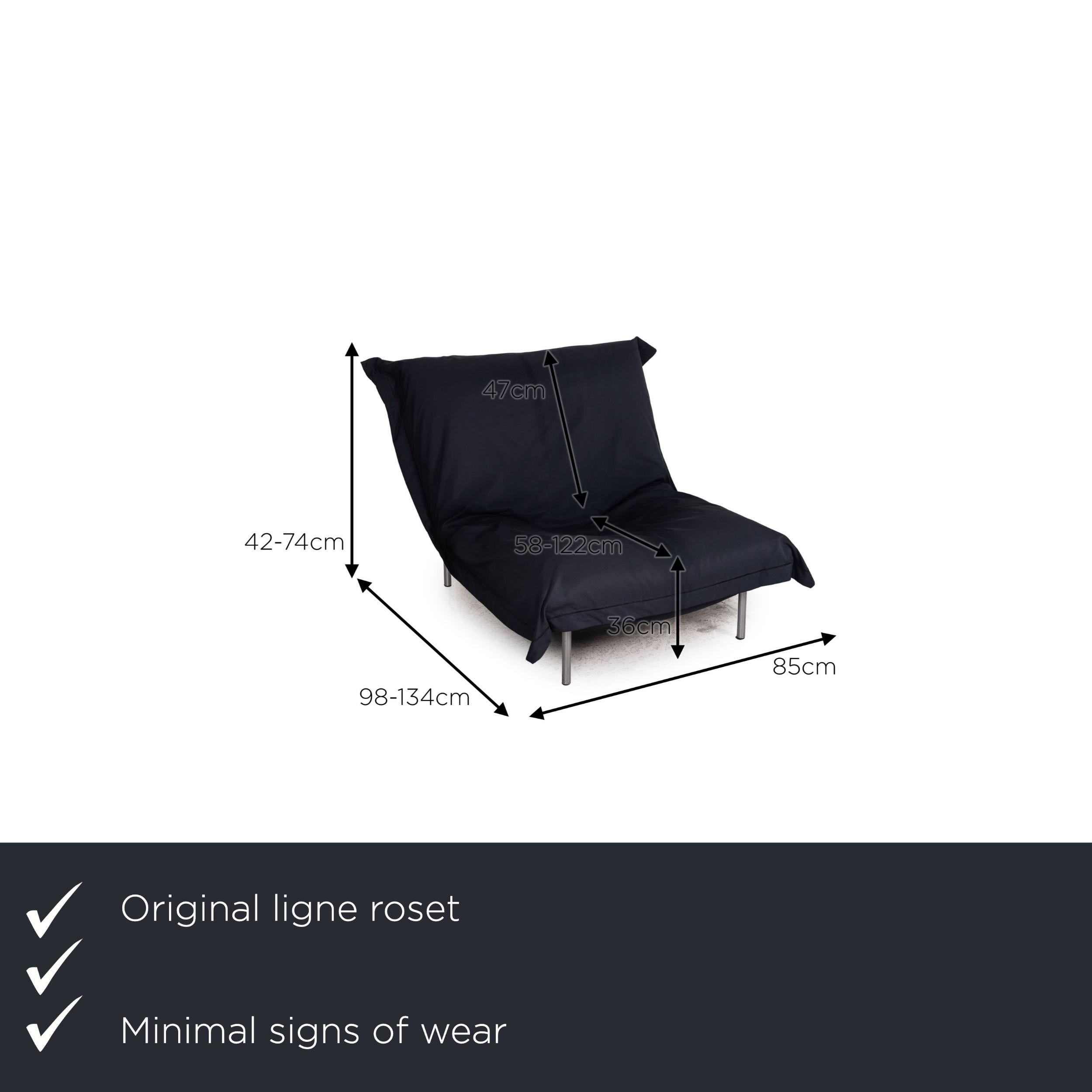 We present to you a ligne roset Calin fabric armchair blue function relax function.

Product measurements in centimeters:

depth: 98
width: 85
height: 42
seat height: 36
seat depth: 58
seat width: 75
back height: 47.



 