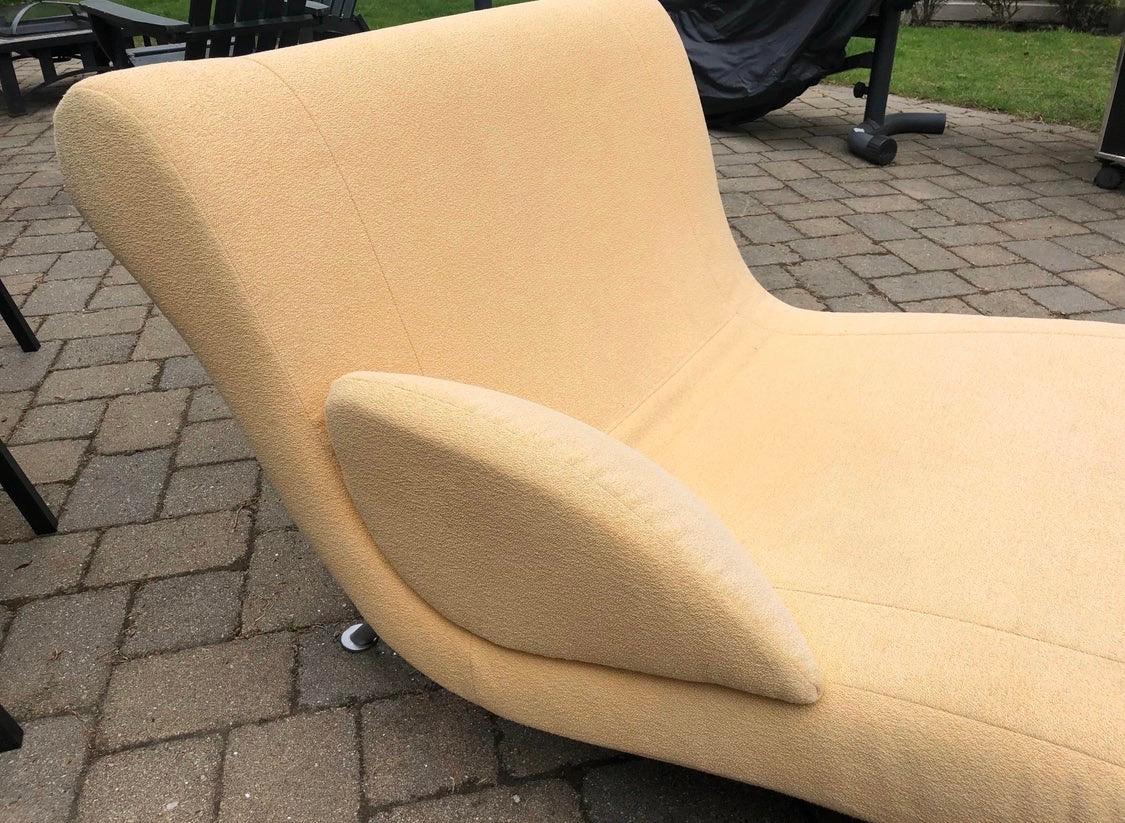 Ligne Roset Chaise Lounge Dolce Vita by Pascal Mourgue Longe In Good Condition In West Hartford, CT