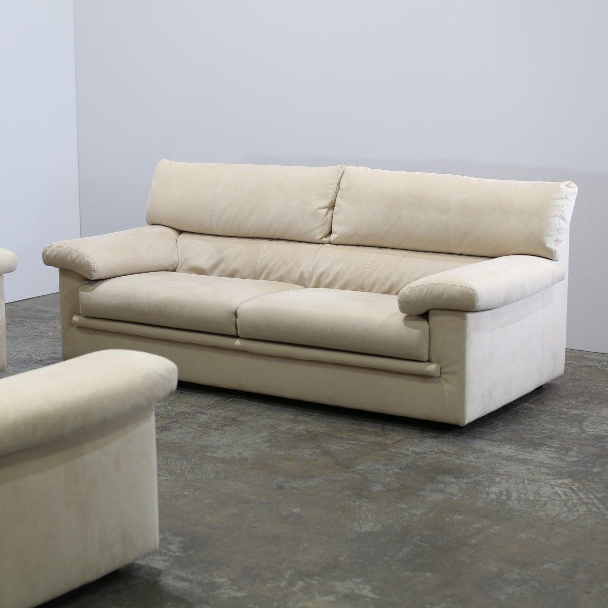 Ligne Roset Dreisitzer-Sofa Pallas aus cremefarbenem Wildleder von Claude Brisson im Angebot 6