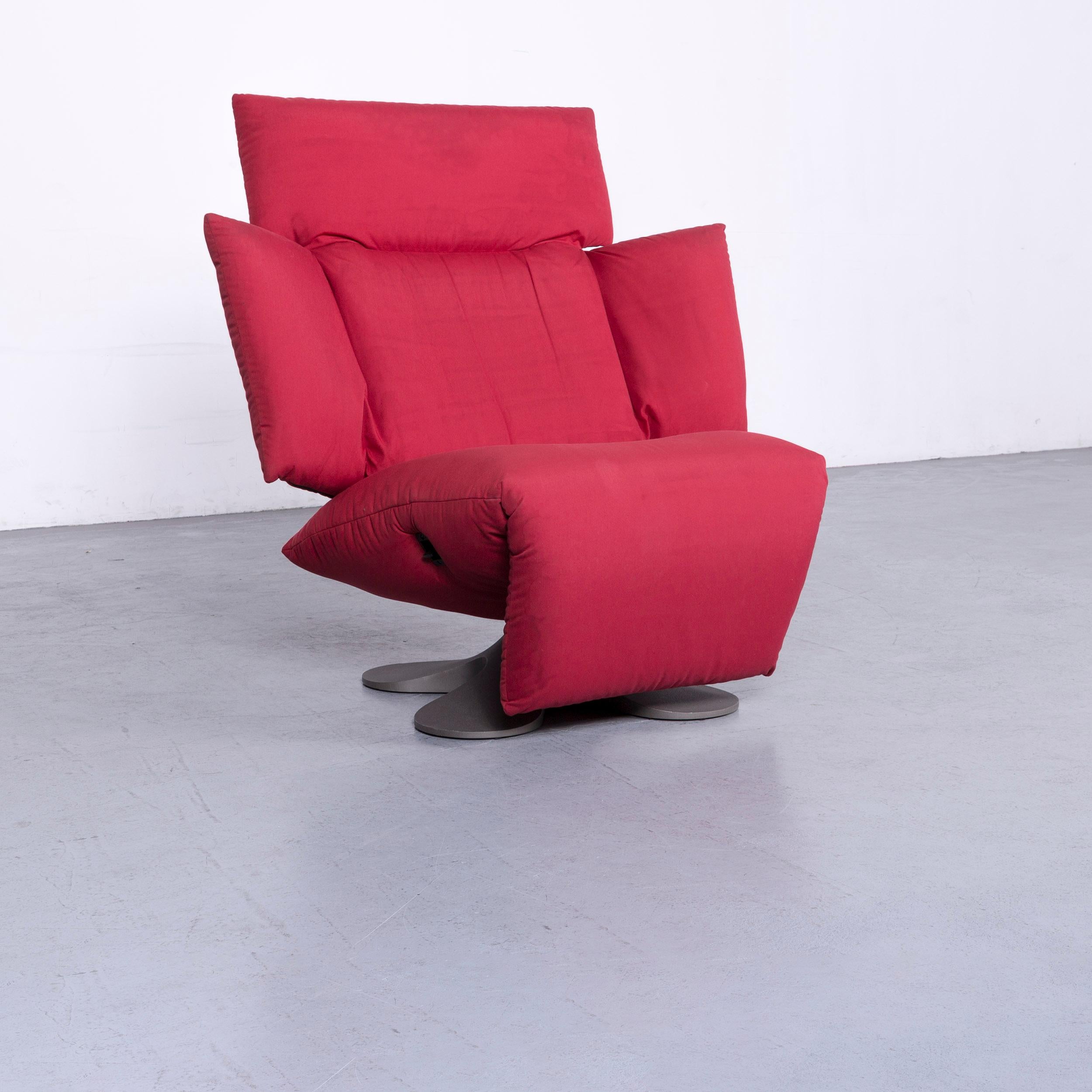 We bring to you a Ligne Roset designer fabric armchair red one-seat chair.












  