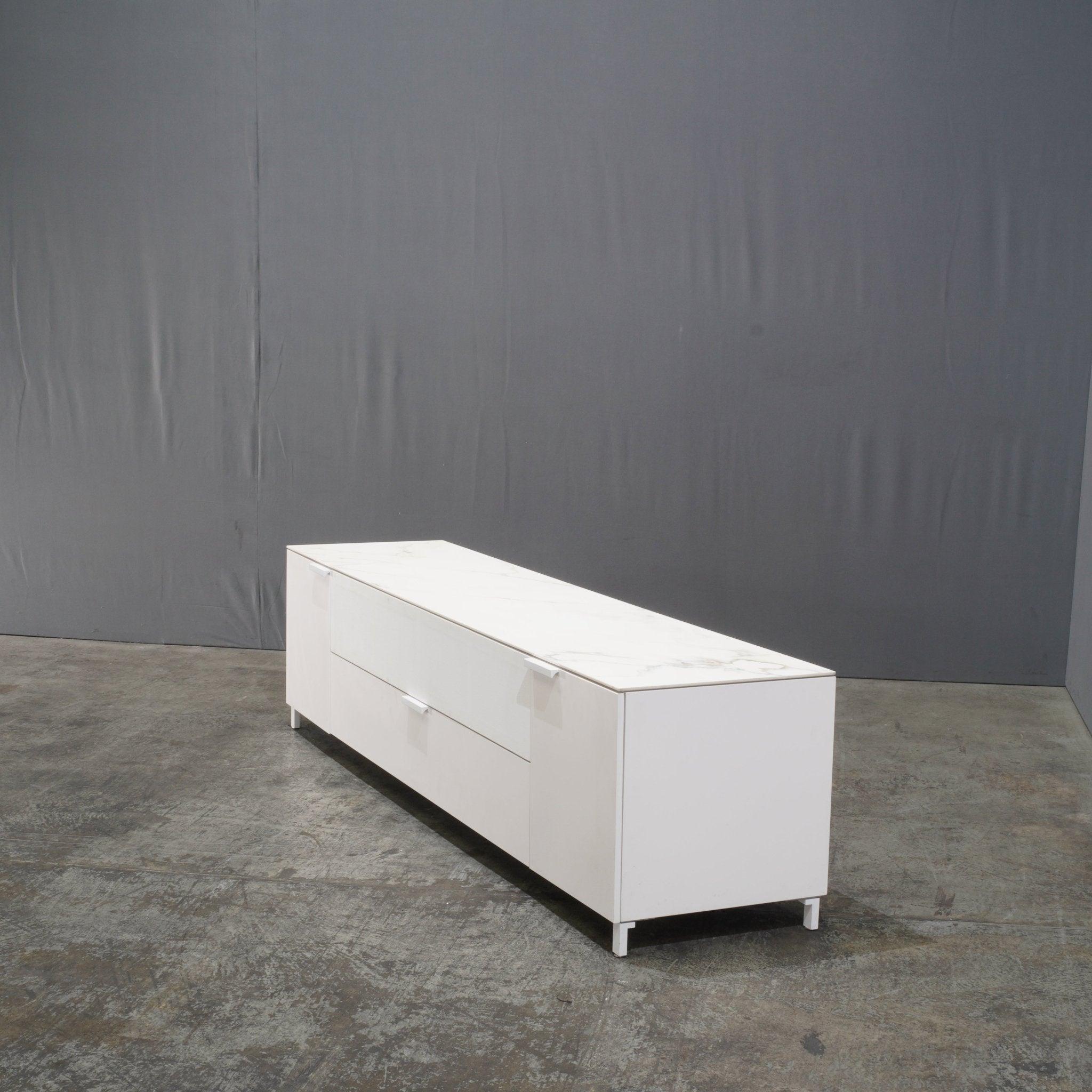 Ligne Roset Everywhere Podium-Kommode für Soundbar von Christian Werner (21. Jahrhundert und zeitgenössisch)