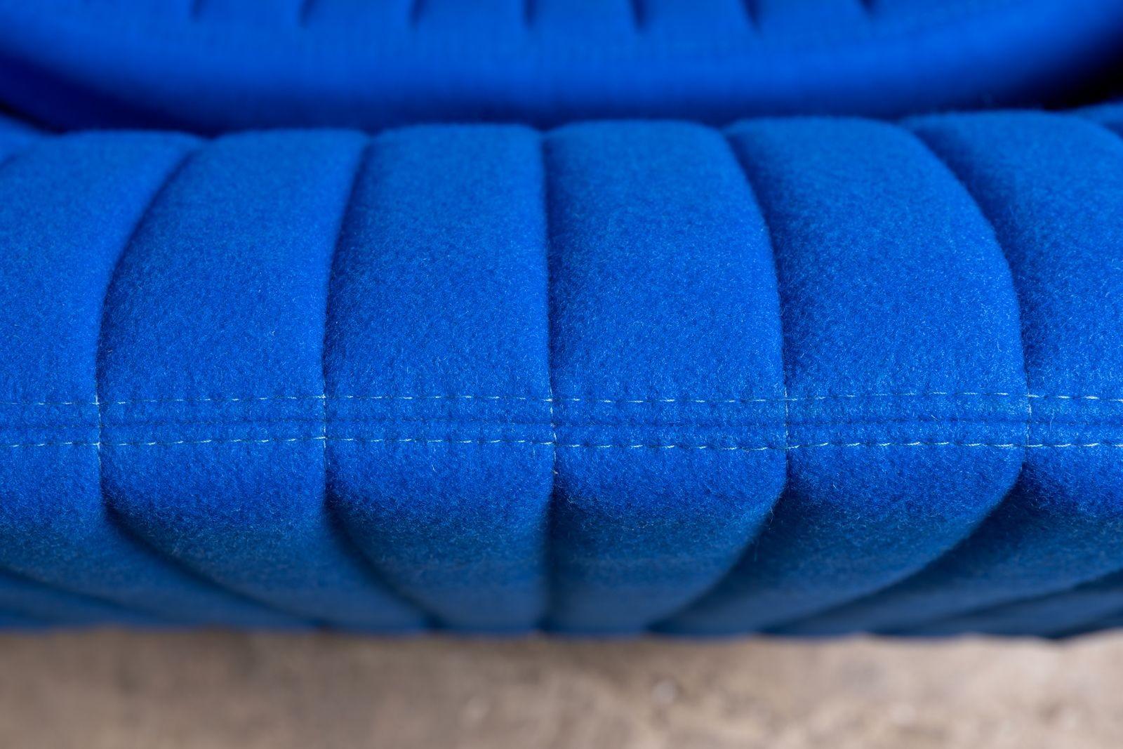 Ligne Roset Facett Swivel Lounge Chair in Royal Blue Divina Melange Wool For Sale 8