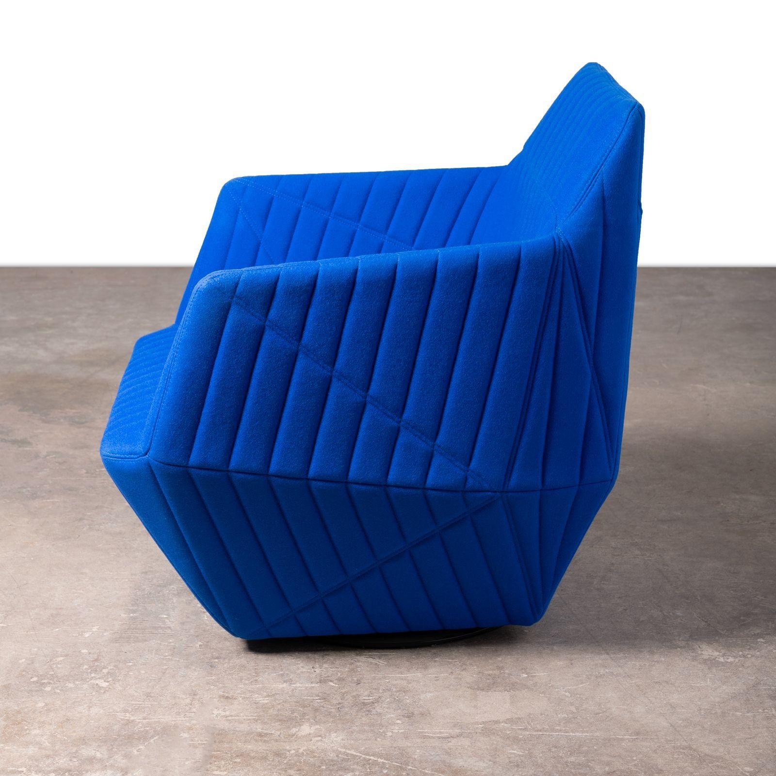 Modern Ligne Roset Facett Swivel Lounge Chair in Royal Blue Divina Melange Wool For Sale