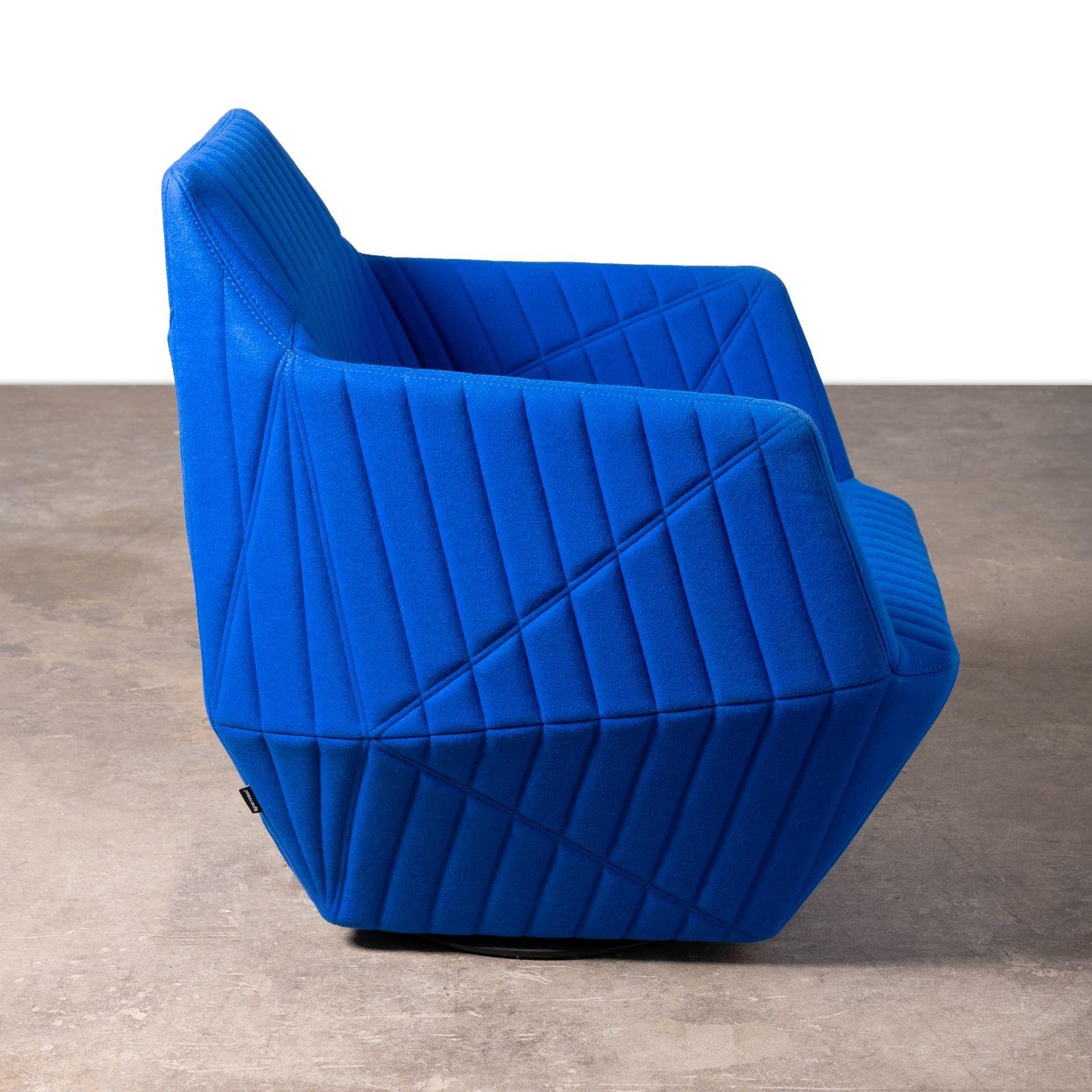 Ligne Roset Facett Swivel Lounge Chair in Royal Blue Divina Melange Wool For Sale 1
