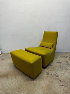 Ligne Roset Silla mecedora y reposapiés "Neo" Fireside