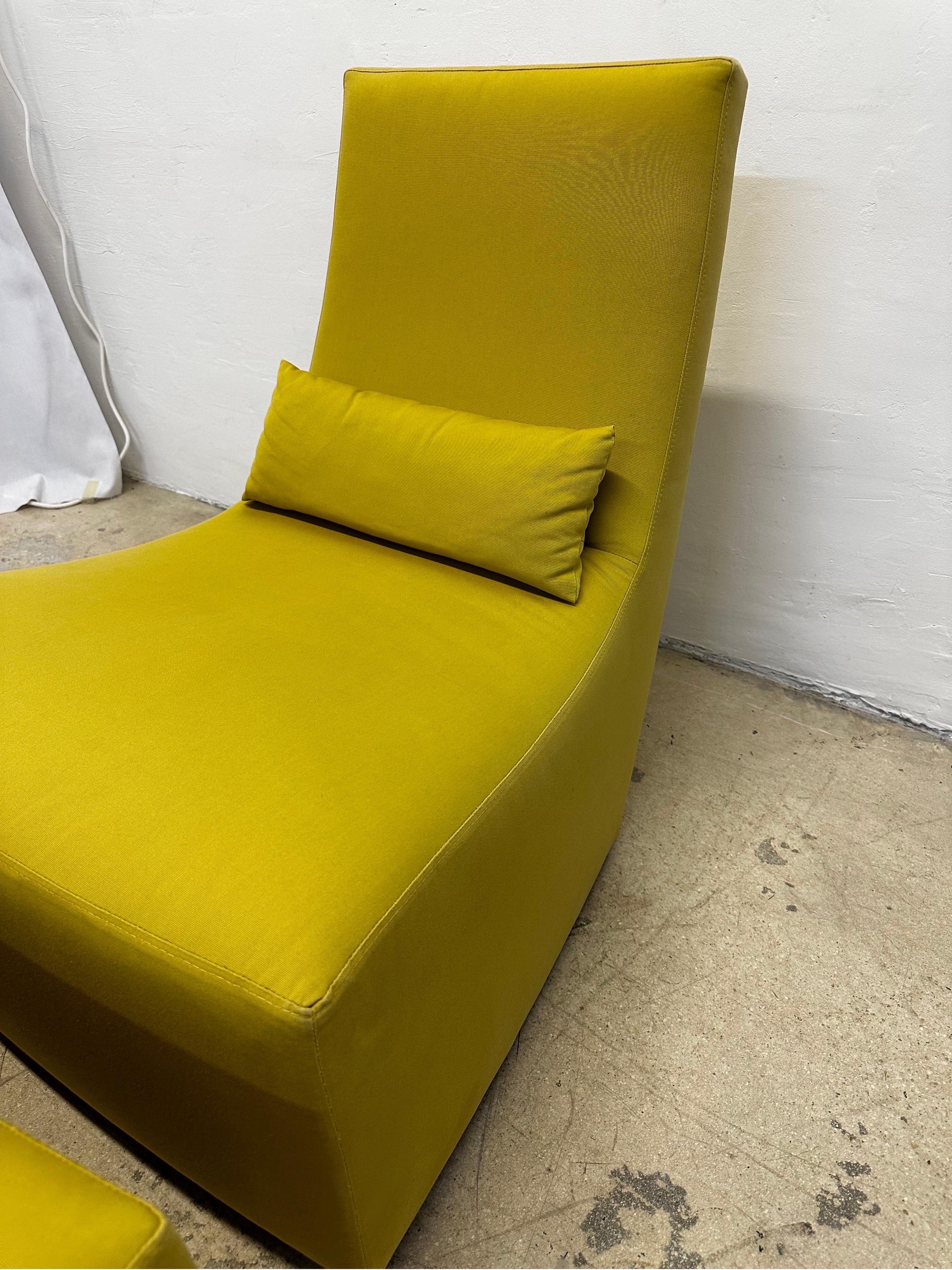 Moderne Ligne Roset Fireside Neo Lounge Rocking Chair and Footrest en vente