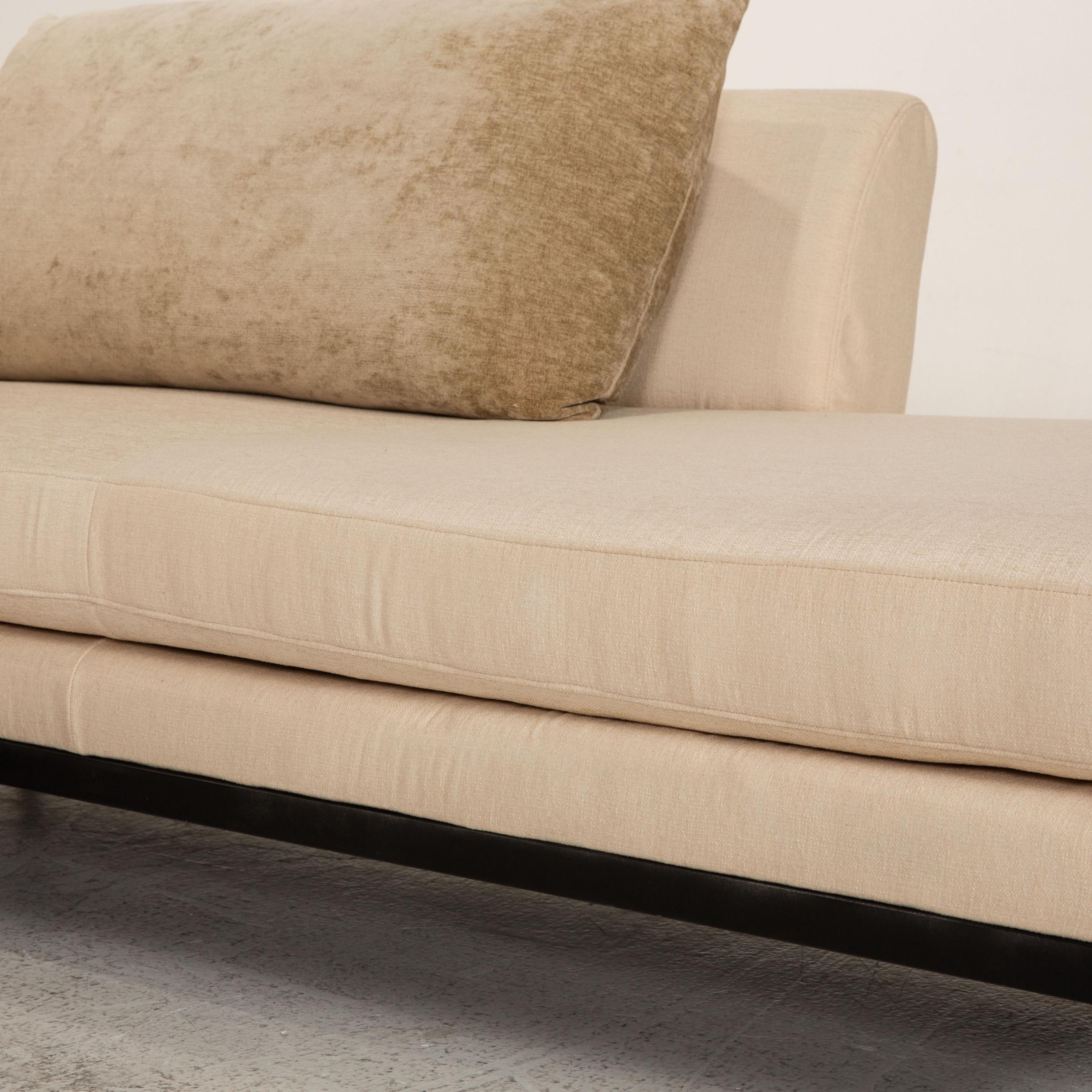 Fugue-Ecksofa mit cremefarbenem Ligne-Rose-Stoff (Moderne) im Angebot