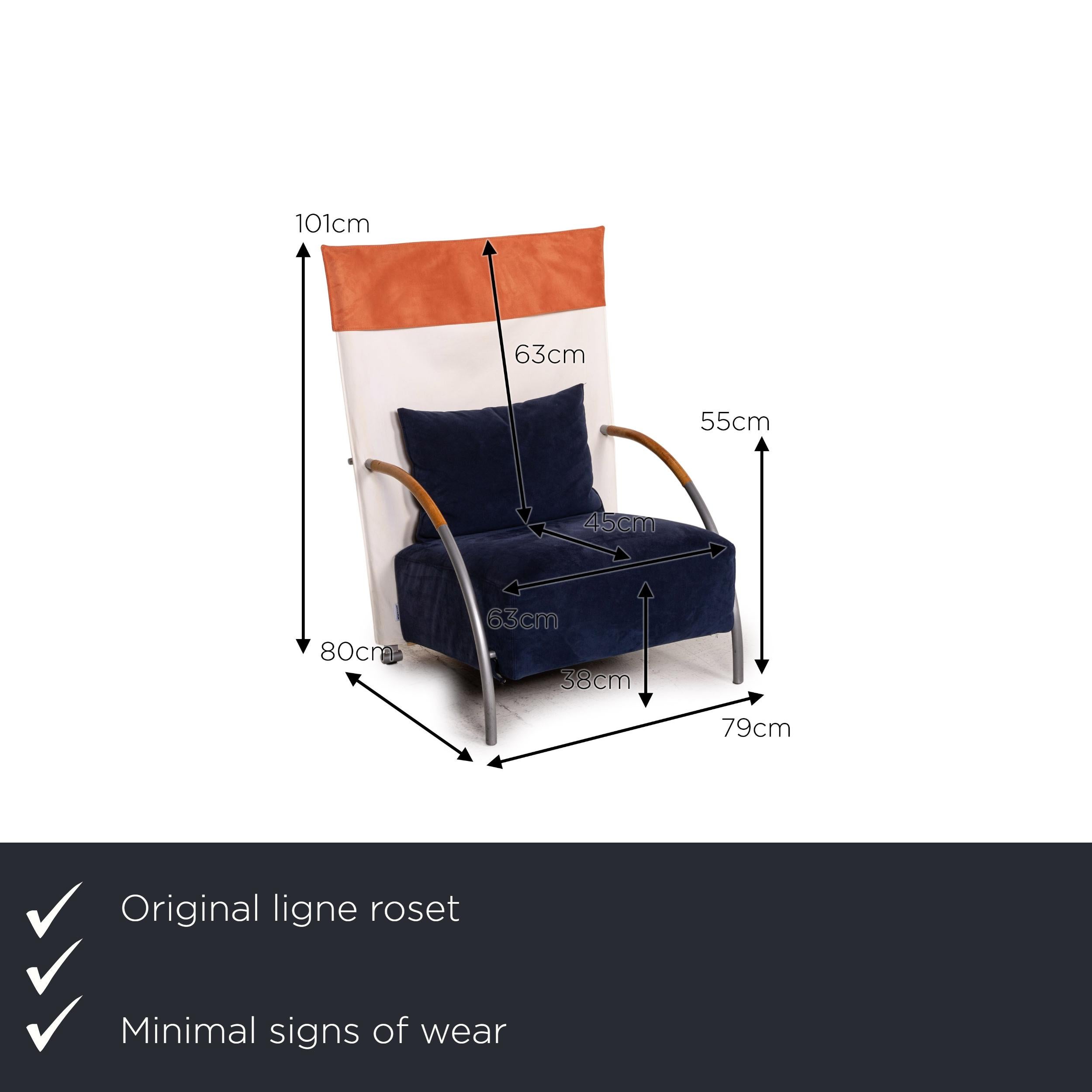 We present to you a Ligne Roset Habitus fabric armchair blue cream.
   
 

 Product measurements in centimeters:
 

 depth: 80
 width: 79
 height: 101
 seat height: 38
 rest height: 55
 seat depth: 45
 seat width: 63
 back height: 63.