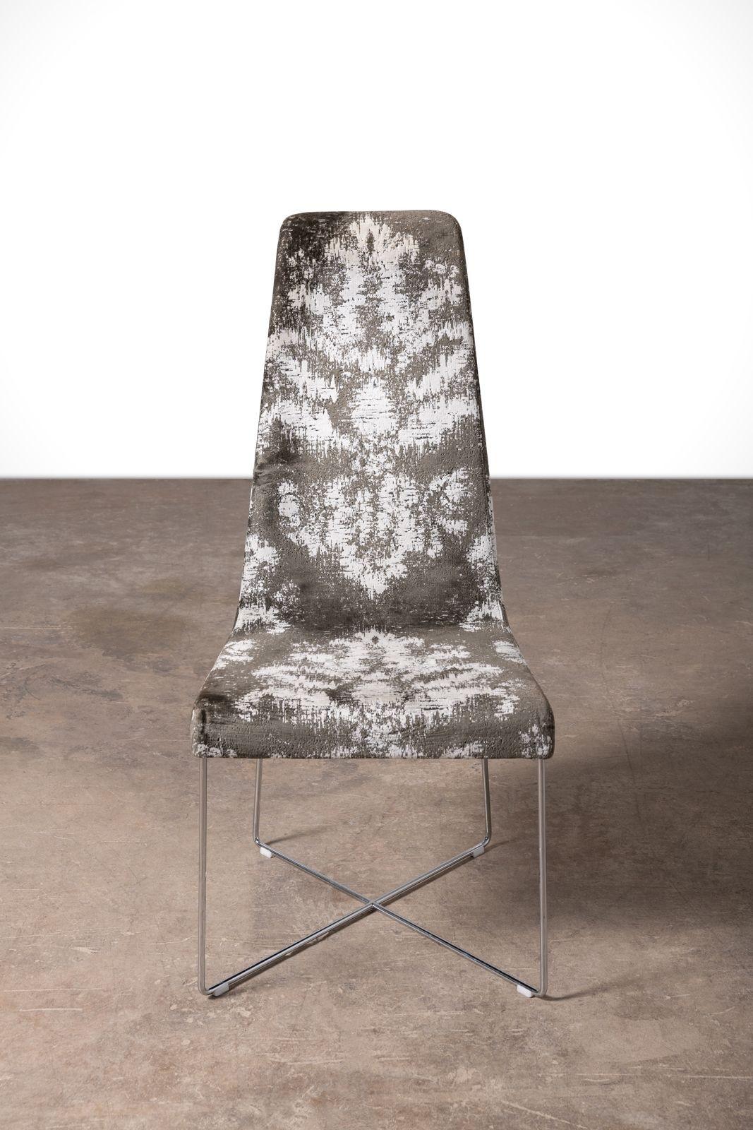 Français Paire de chaises pantoufles Ligne Roset de SODA Design en chenille jacquard en vente
