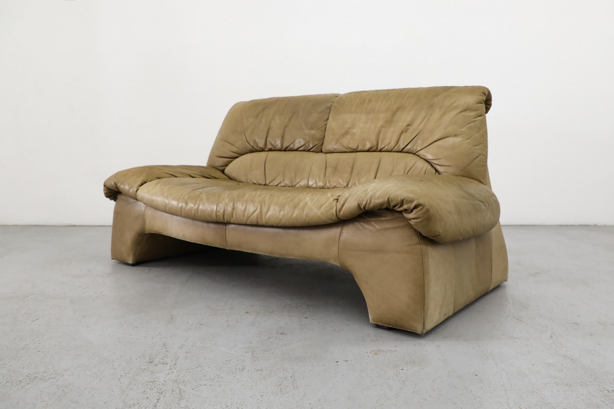 Ligne Roset Inspired 1980s Tan Leather Loveseat w/ Slanted Profile For Sale 4