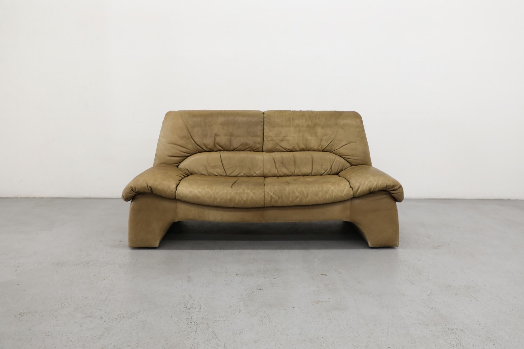 Ligne Roset Inspired 1980s Tan Leather Loveseat w/ Slanted Profile For Sale 14
