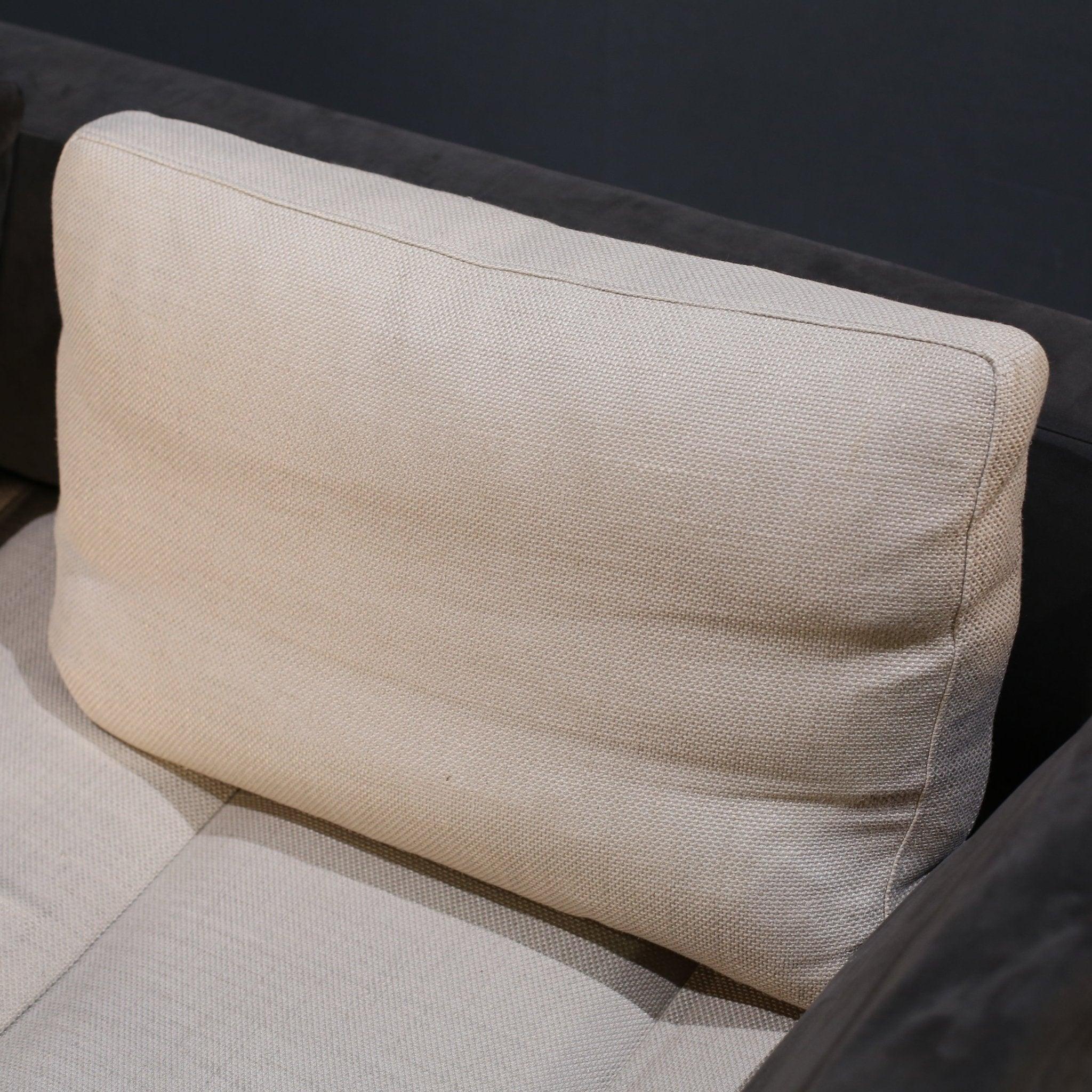 Canapé Ligne Roset en forme de L avec tissu Alcantara Bon état - En vente à Basildon, London
