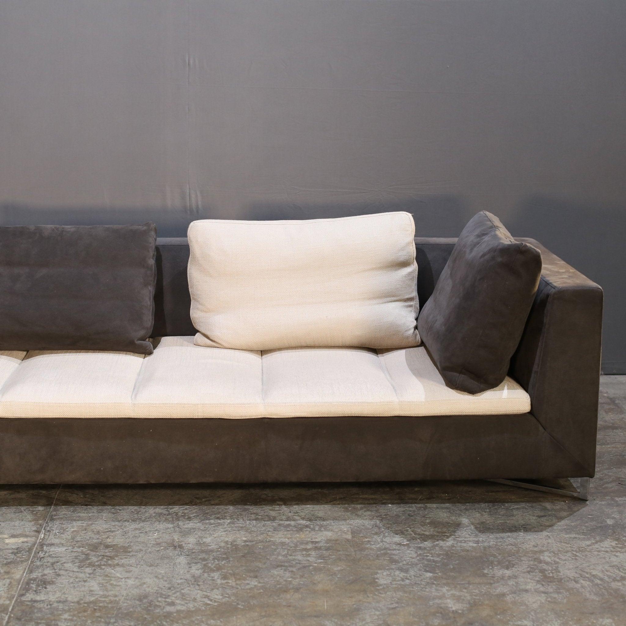 XXIe siècle et contemporain Canapé Ligne Roset en forme de L avec tissu Alcantara en vente