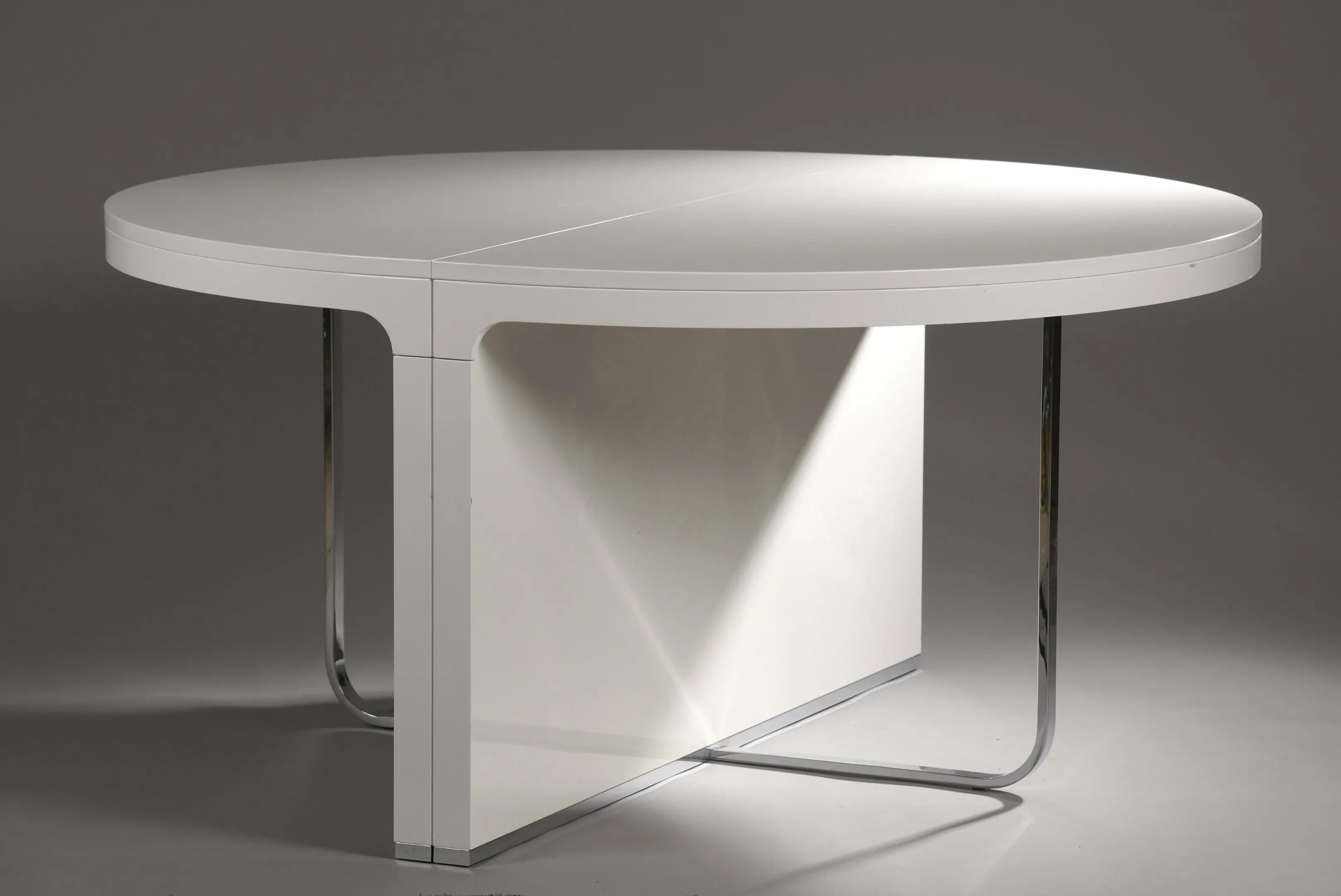 Ligne Roset , large table in lacquered wood and chrome circa 1970
Measures: Dim with its 2 extensions 275  cm (108 '').