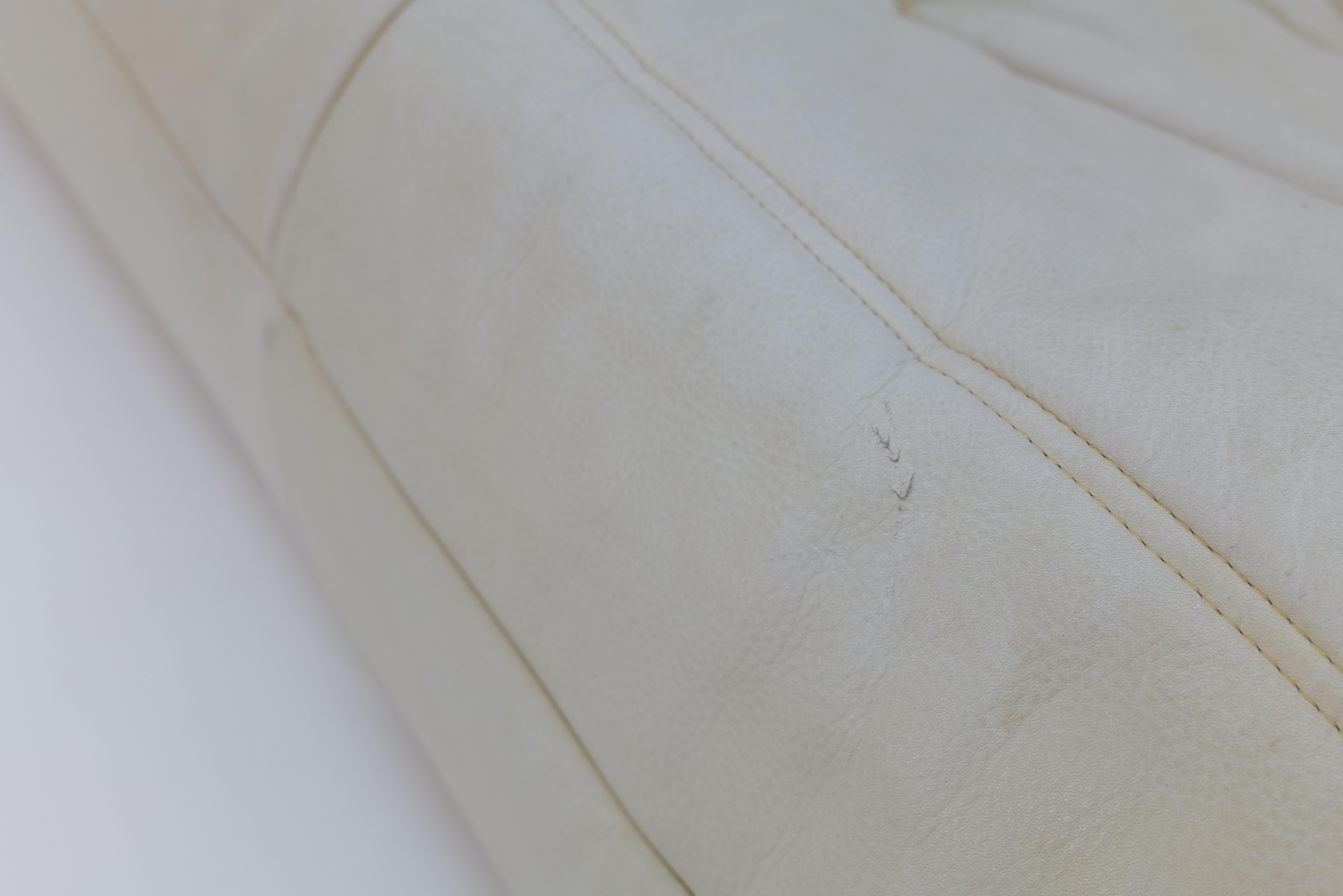 Lovanie Togo in pelle di Ligne Roset by A. Michel in vendita 8