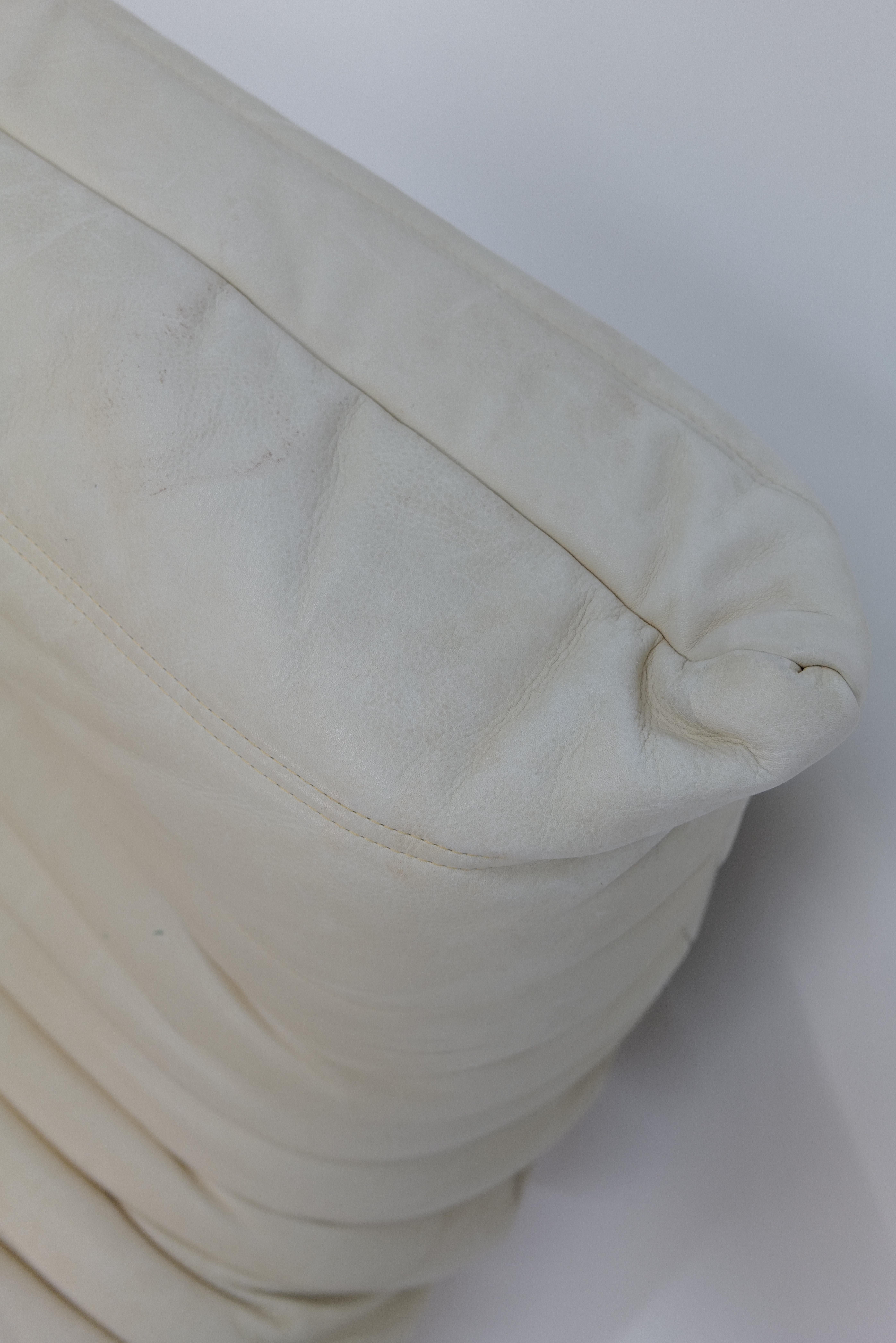 Lovanie Togo in pelle di Ligne Roset by A. Michel in vendita 10