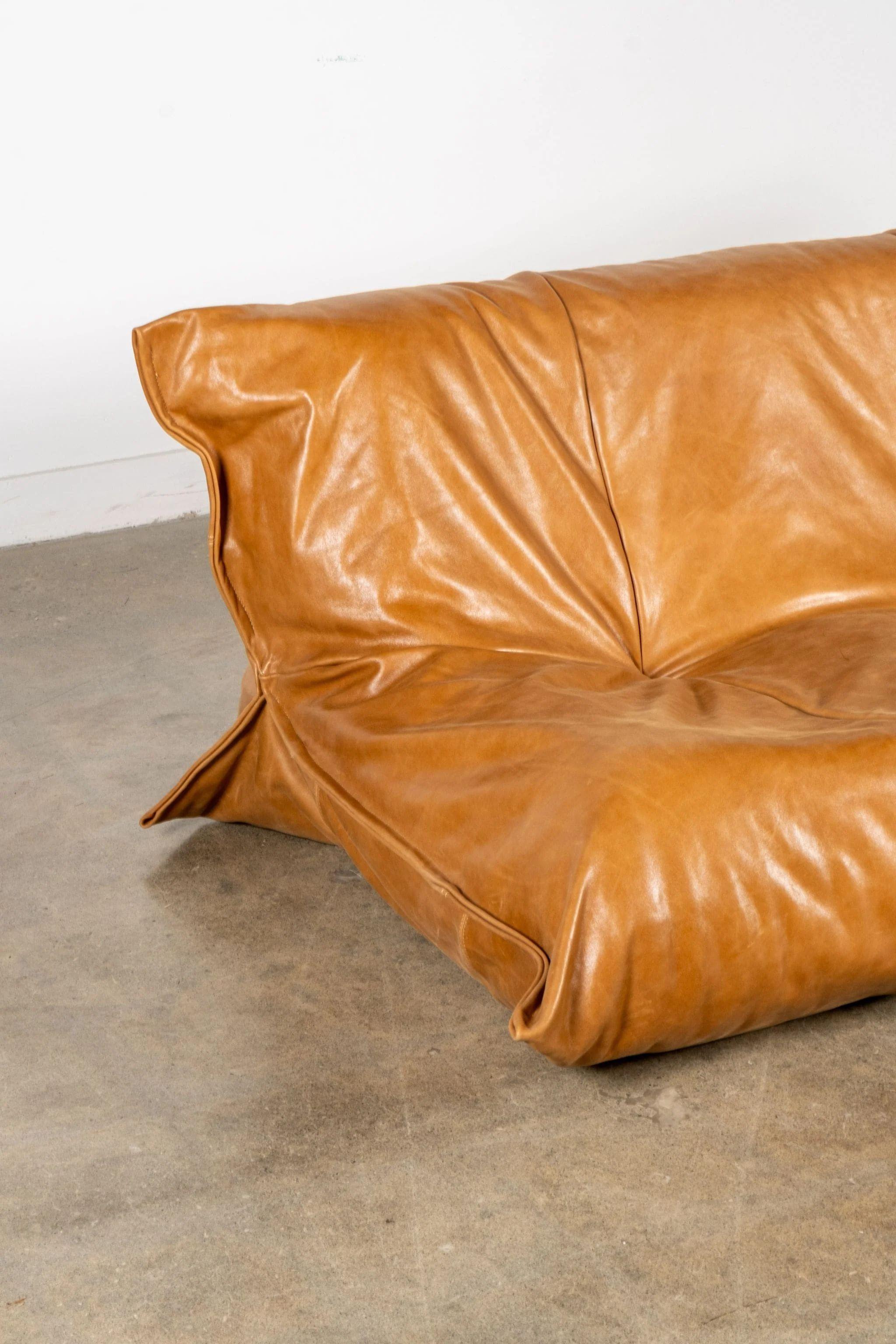 Fin du 20e siècle Canapé Yoko 3 places Ligne Roset en cuir de Michel Ducaroy