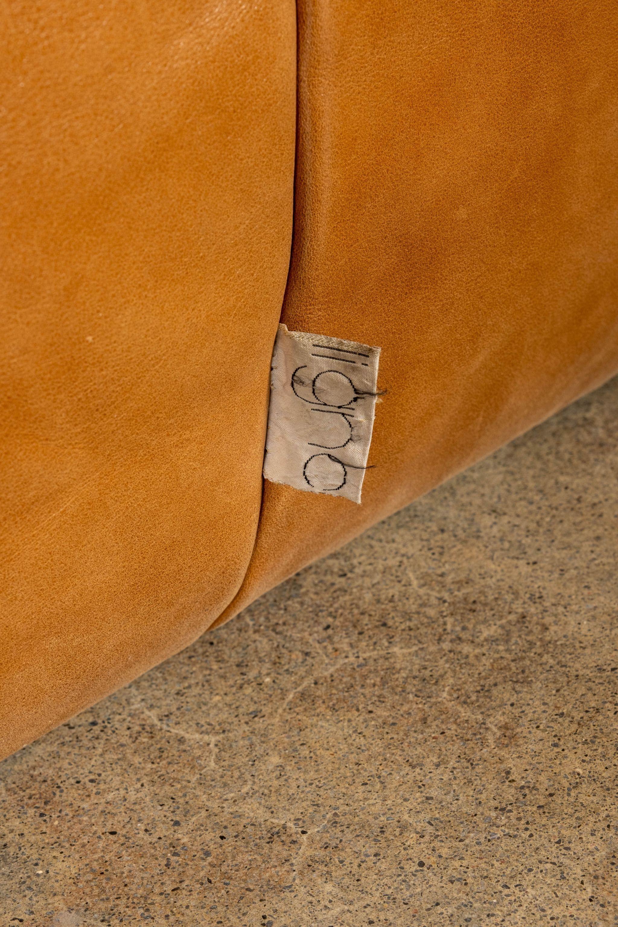 Canapé Yoko 3 places Ligne Roset en cuir de Michel Ducaroy 1