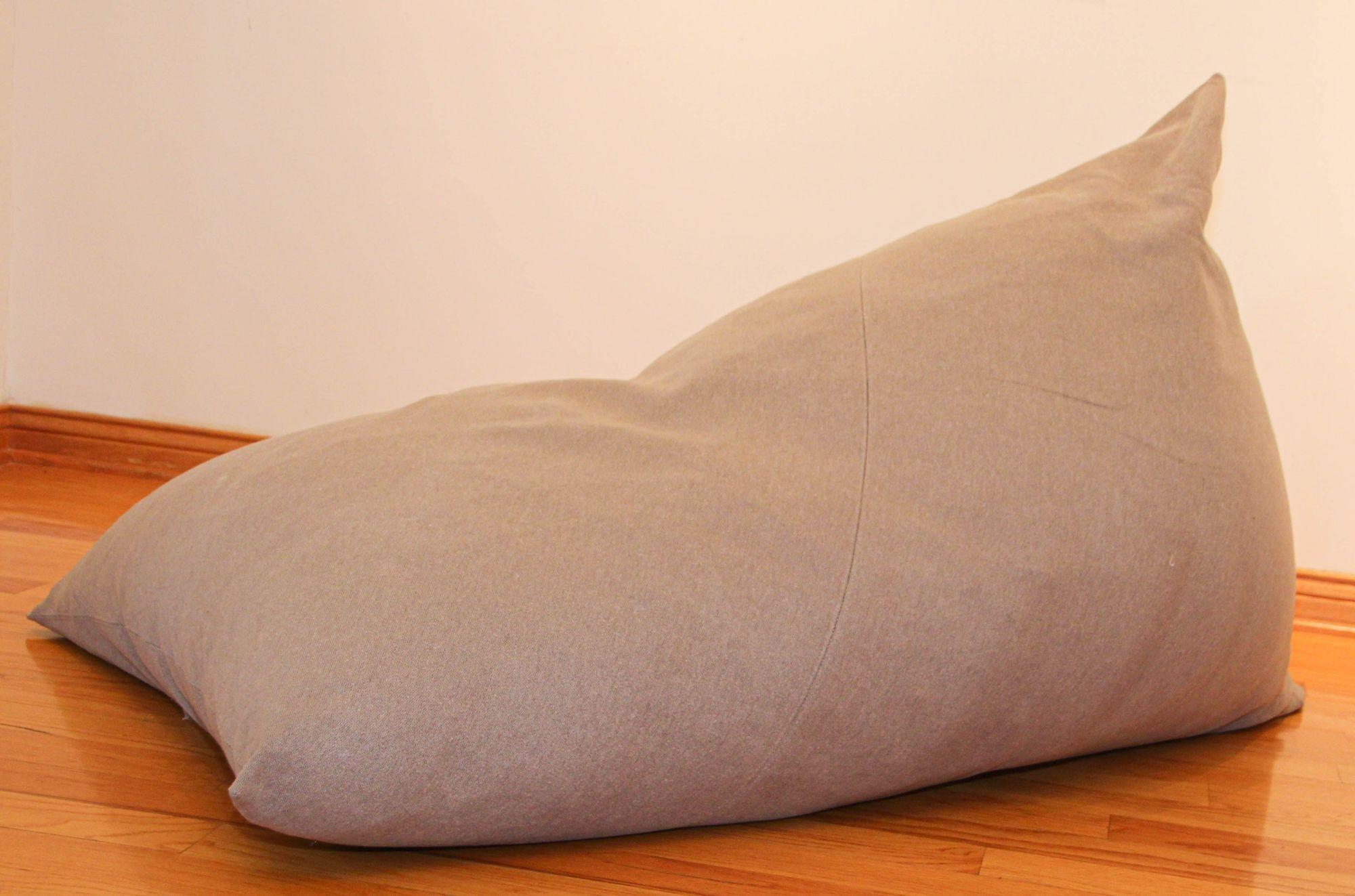Sedie da salotto Ligne Roset in edizione limitata, Beanbags Arti in tessuto ecrù in vendita 8