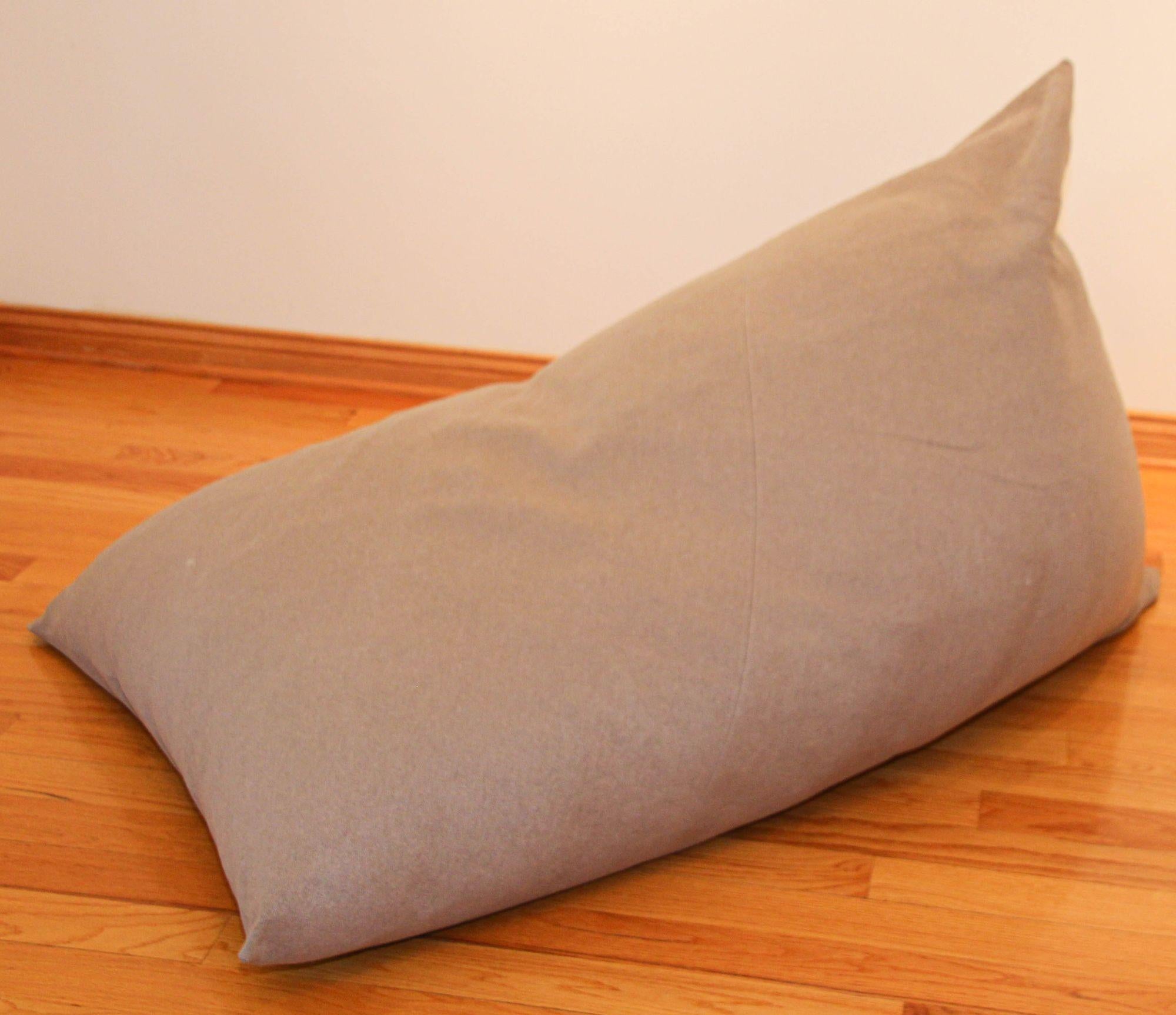 Ligne Roset Limited Edition Lounge Chairs Beanbags Arti Ecru Fabric For Sale 12