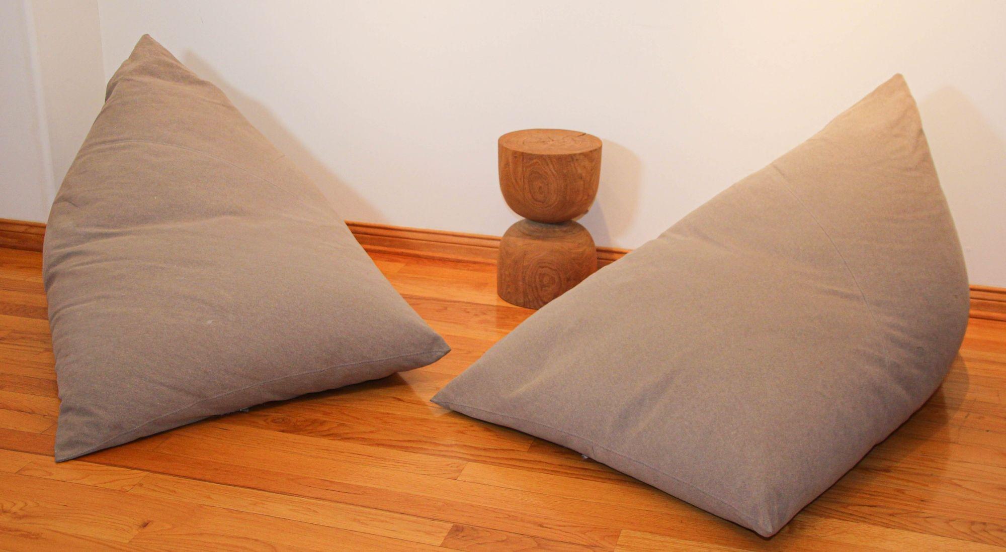 Ligne Roset Limited Edition Lounge Chairs Bean Bags.
Ligne Roset France with pure comfort and welcoming malleability, organic modernism lounge chairs and anti-form modernism beanbags, ergonomic design making the pieces both visually attractive and