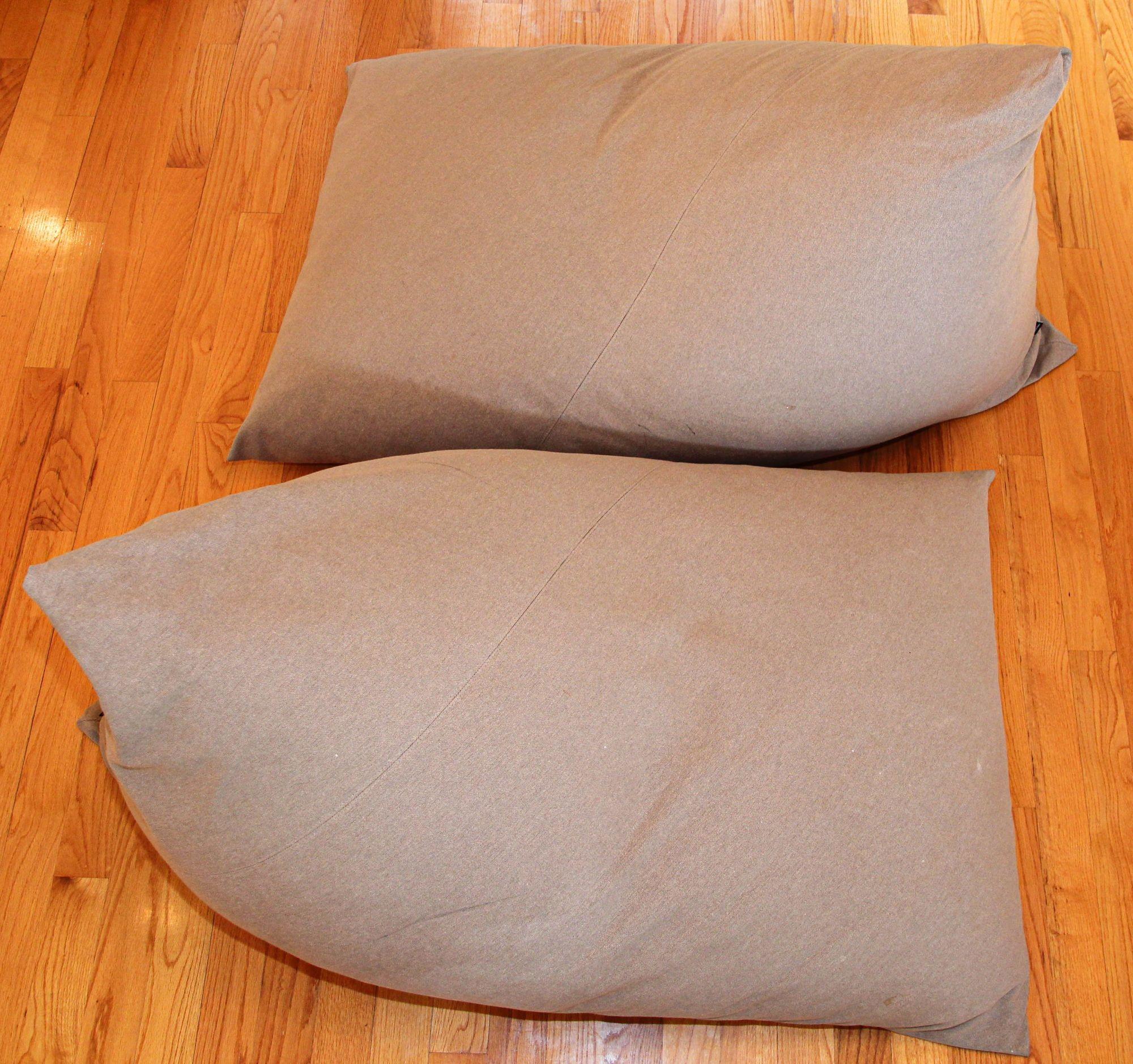 Ligne Roset Limited Edition Lounge Chairs Beanbags Arti Ecru Fabric For Sale 2