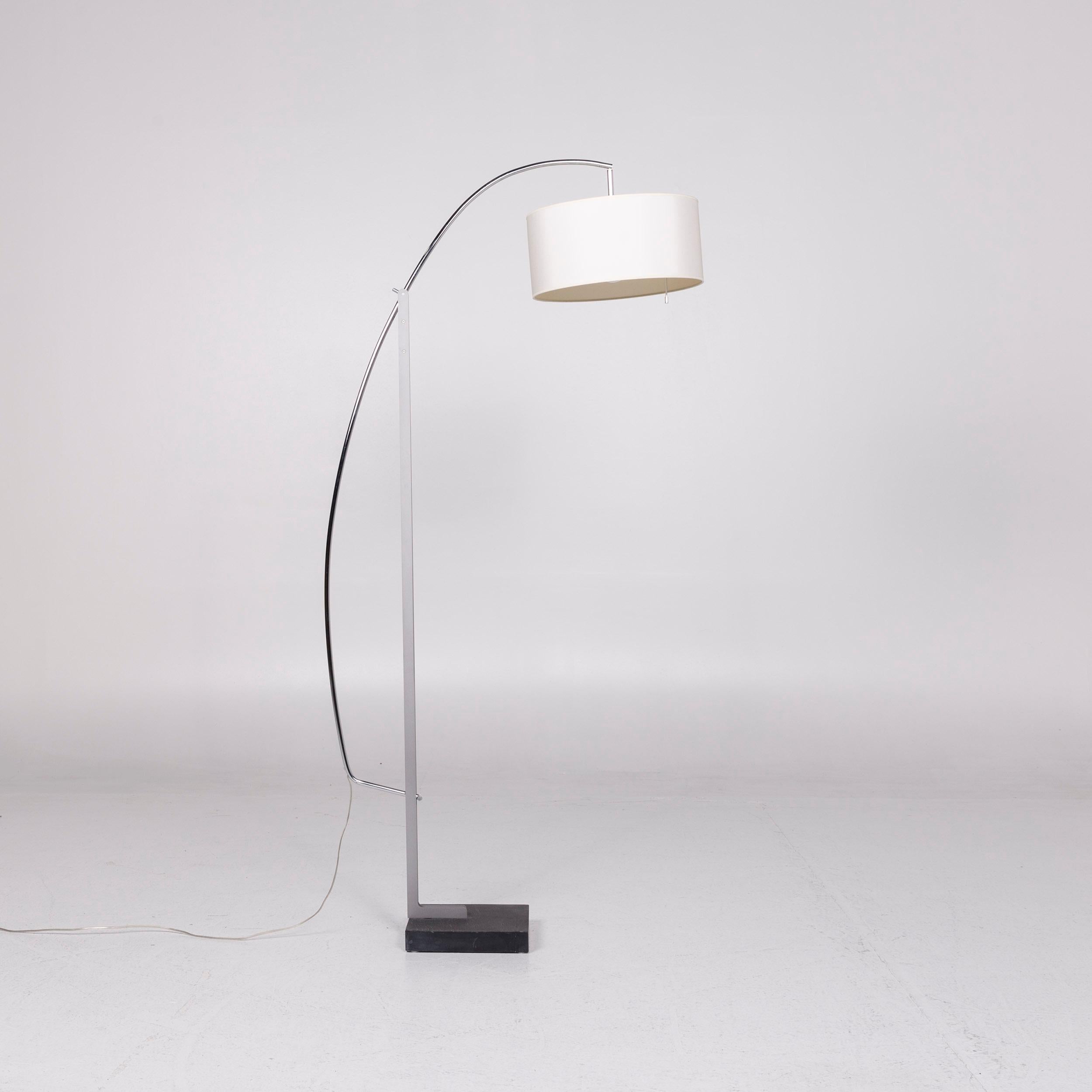 XXIe siècle et contemporain Ligne Roset MAMA Lampadaire Métallique Blanc Thibault Desombre