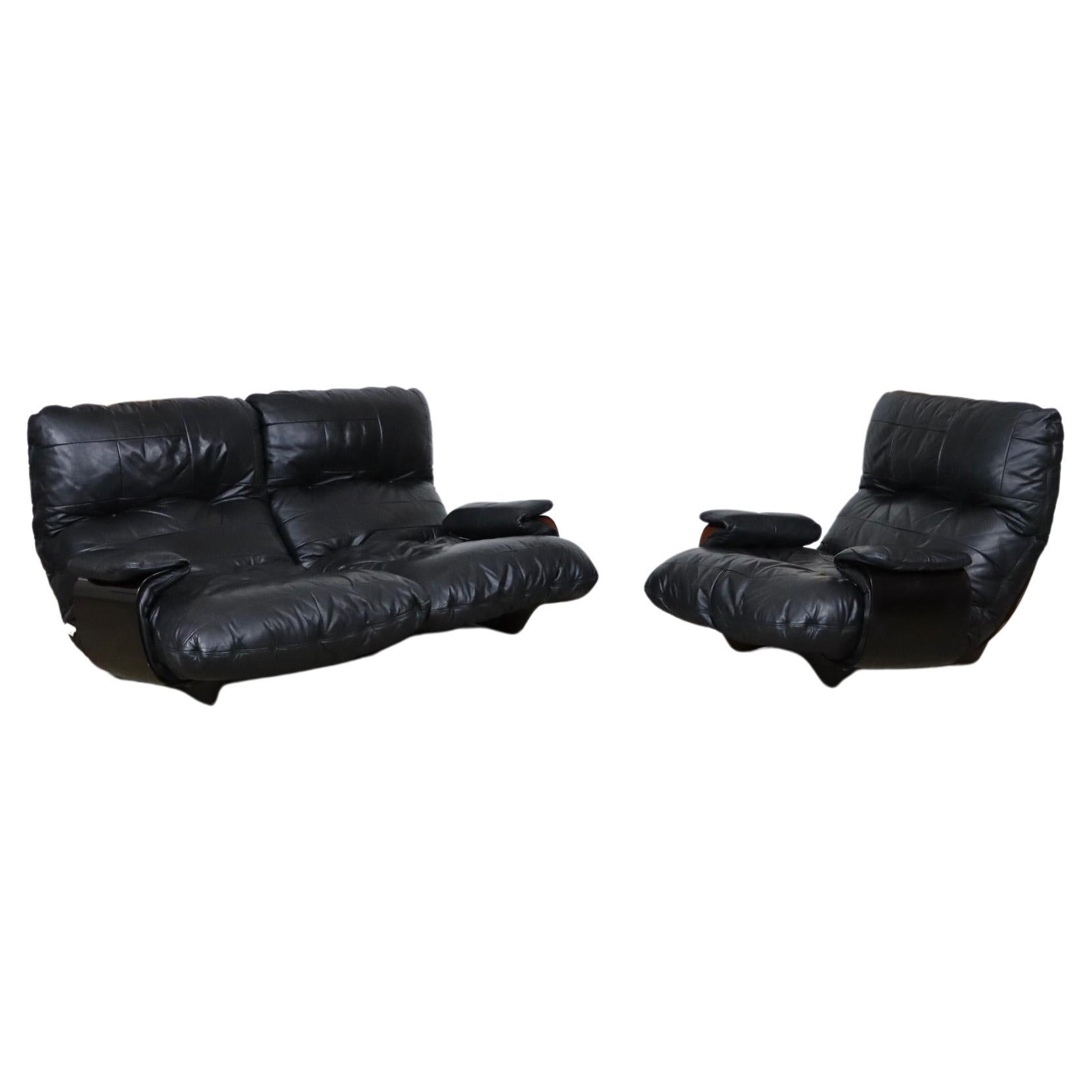 Canapé et fauteuil de salon Marsala en cuir noir Ligne Roset de Michel Ducaroy
