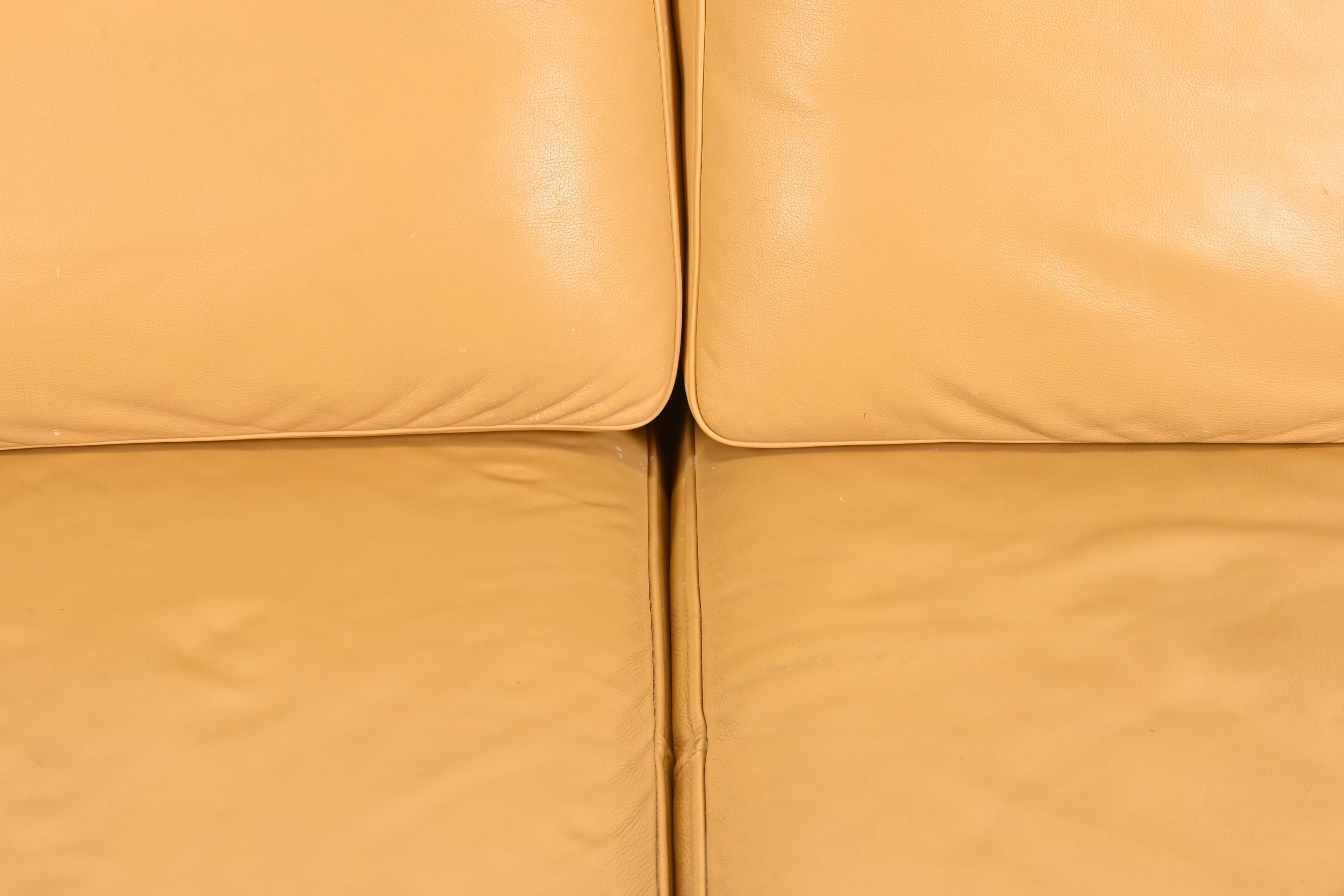 Acier Canapé ou canapé moderne Ligne Roset en cuir jaune en vente