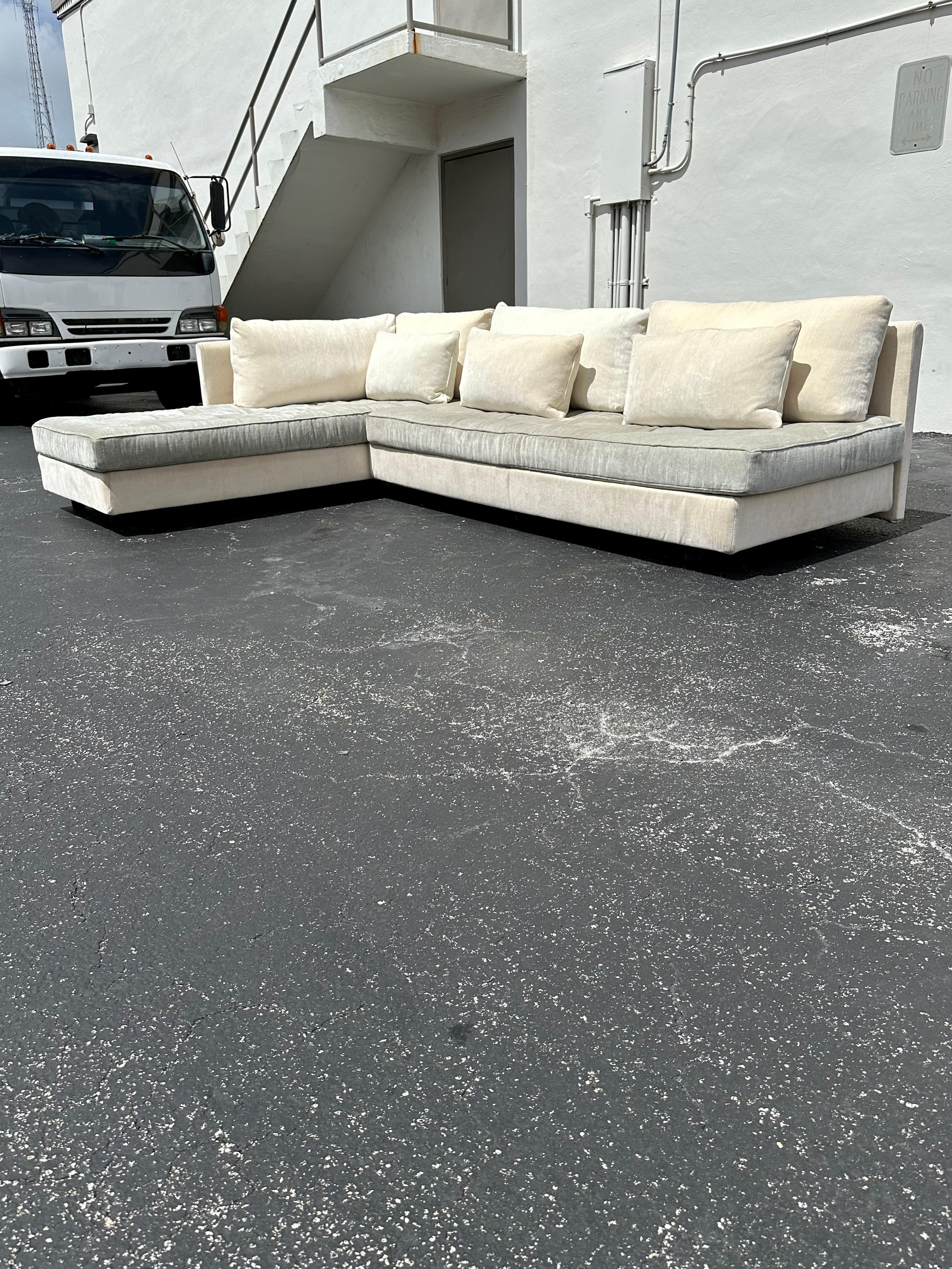 Ligne Roset Modular Seccional Convertible Abajo Gris Beige en Bueno estado para la venta en Fort Lauderdale, FL