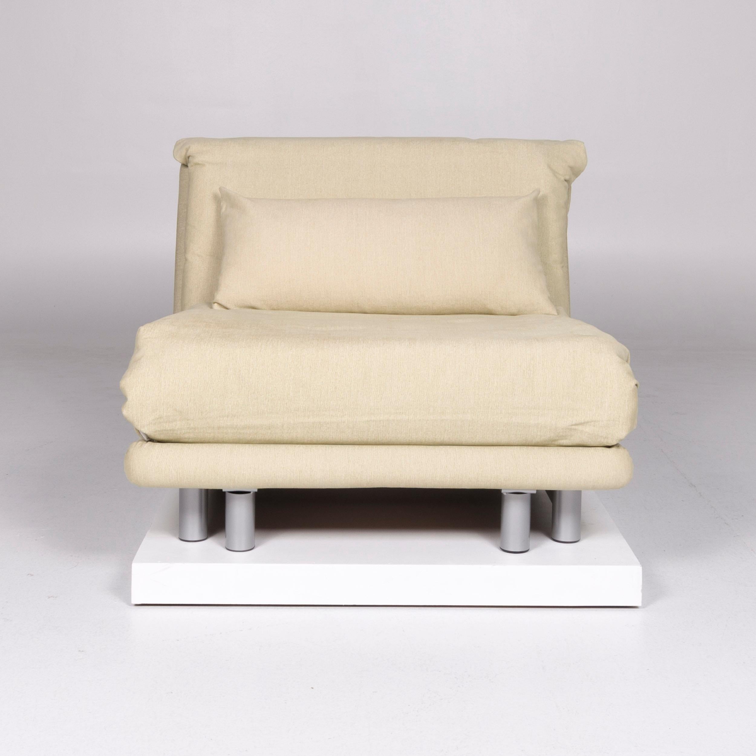 We bring to you a ligne roset Multy Designer Stoff Sessel Beige Liege.
 
 Product measurements in centimeters:
 
 depth 113
 width 98
 height 80
 seat-height 41
 seat-depth 57
 seat-width 98
 back-height 39.


   