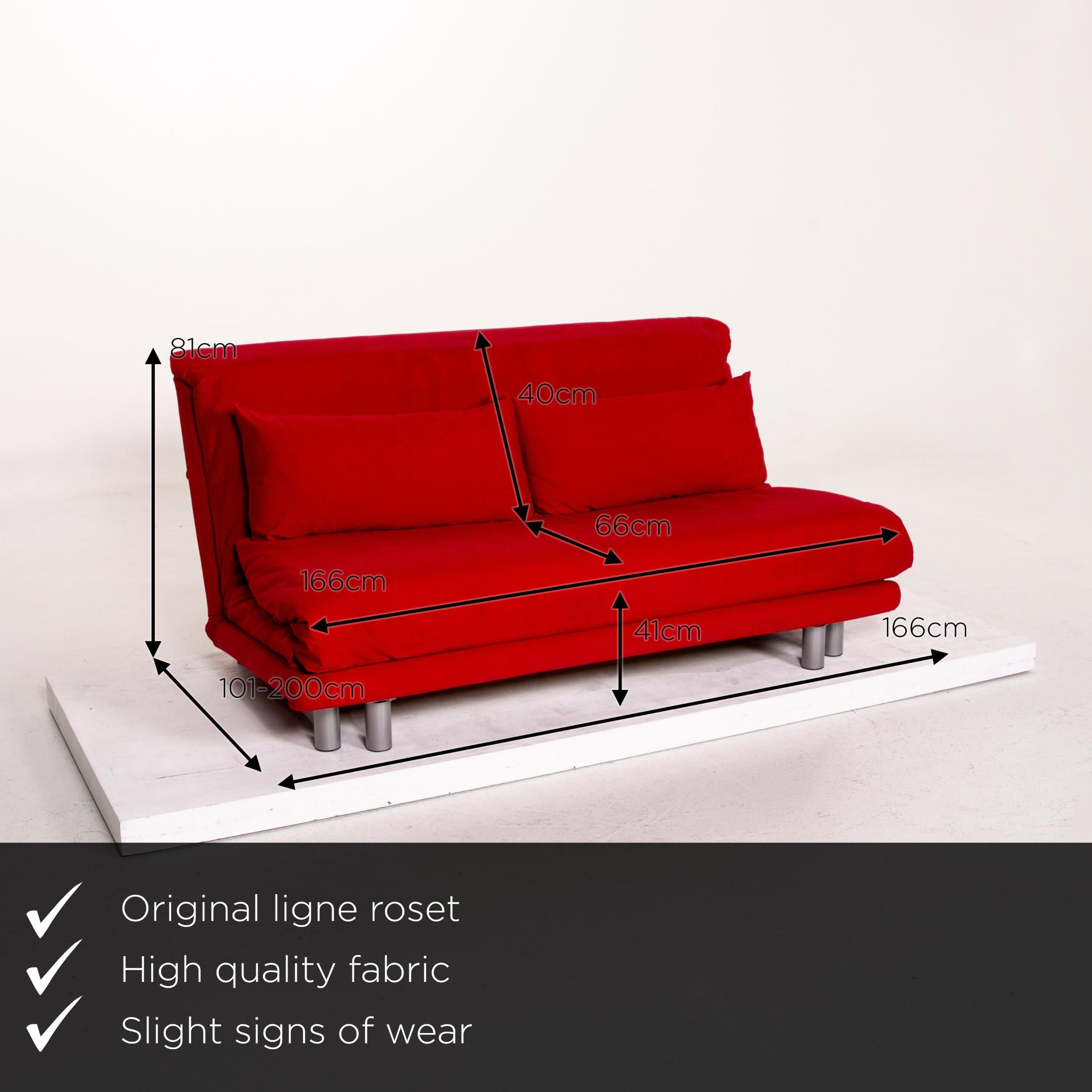 We present to you a ligne roset Multy fabric sofa bed red sofa three-seater function sleeping.
 

 Product measurements in centimeters:
 

Depth 101
Width 166
Height 81
Seat height 41
Seat depth 66
Seat width 166
Back height 40.
 
 