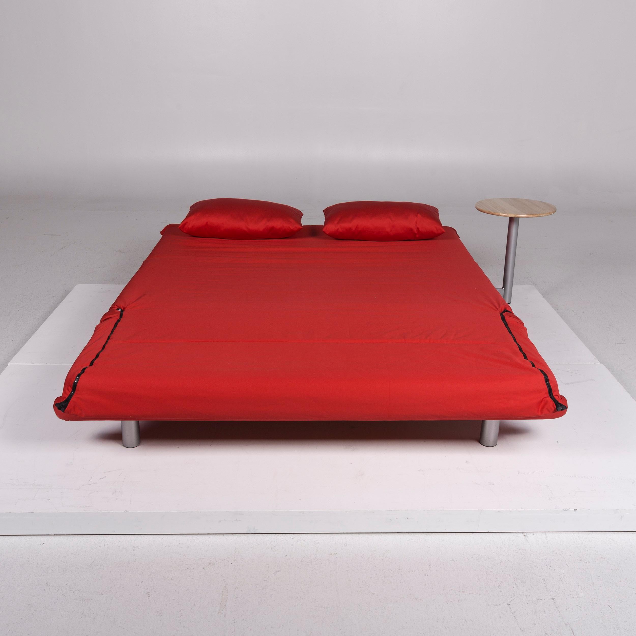 Wir präsentieren Ihnen ein Ligne Roset multy Stoffsofa rot Schlafsofa Funktion Couch.

 Produktabmessungen in Zentimetern:
 

 Tiefe 101
Breite 165
Höhe 81
Sitzhöhe 41
Sitztiefe 66
Sitzbreite 155
Rückenhöhe 40.


   