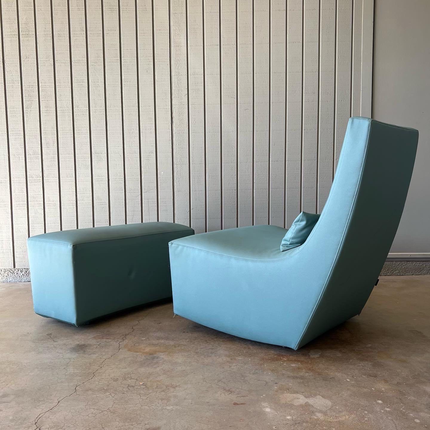 Français Ligne Roset Neo lounge chair and ottoman design by Alban-Sébastien Gilles 2002 en vente