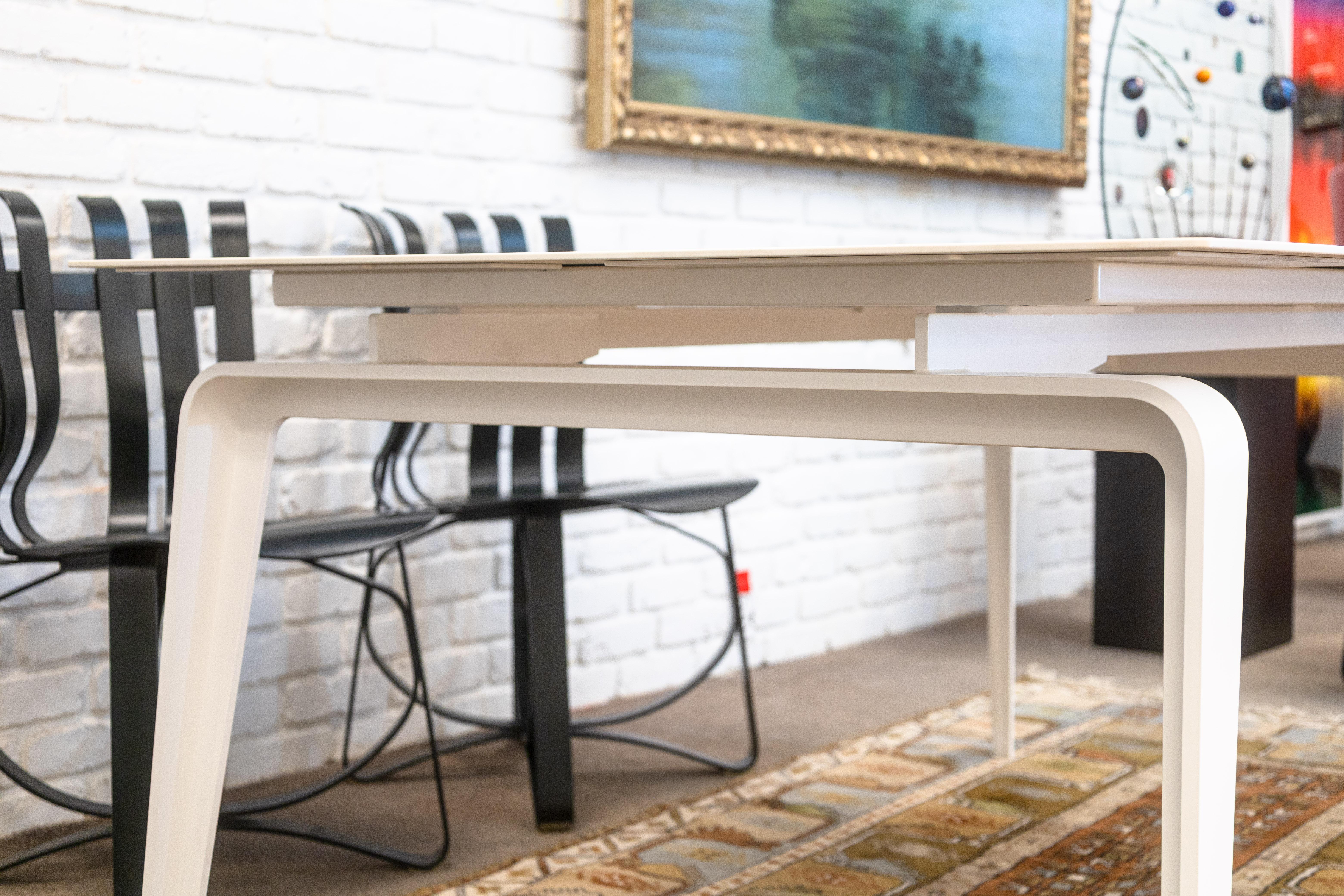 20th Century Ligne Roset Odessa by Mauro Lipparini White Stoneware and Lacquered Dining Table For Sale