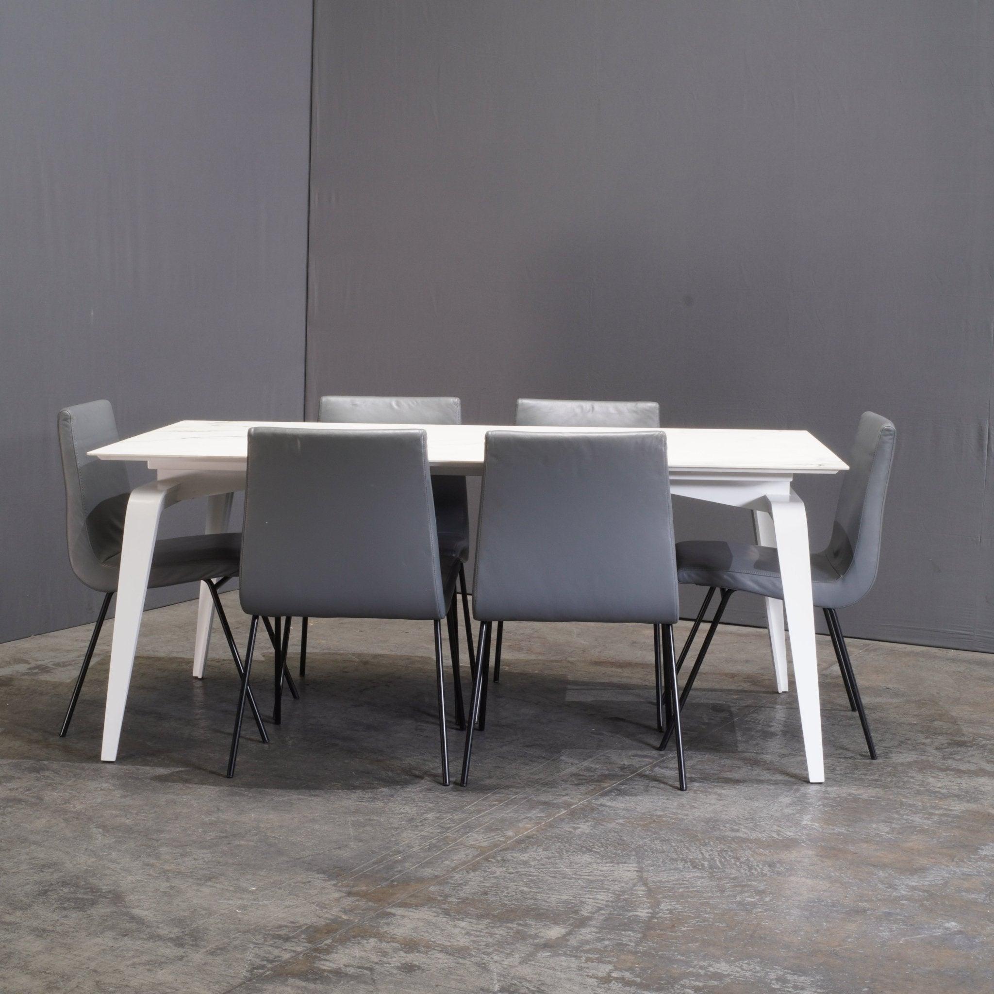Ligne Roset Odessa Esstisch mit weiß lackiertem Untergestell von Mauro Lipparini (Französisch)
