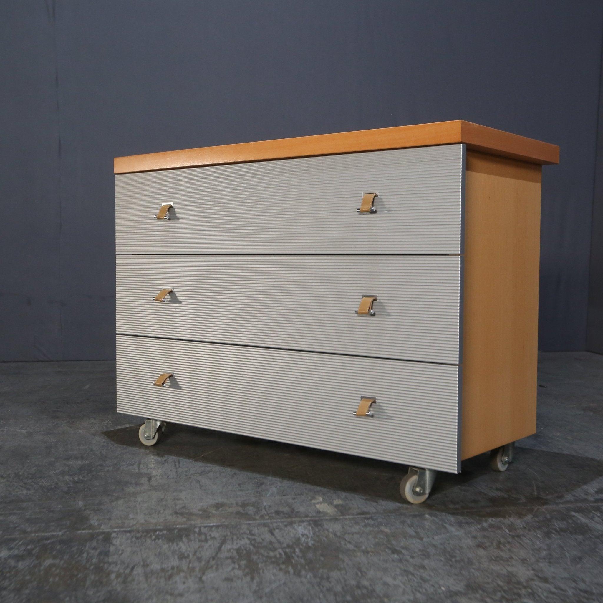 Moderne Commode parallèle Ligne Roset de Peter Maly