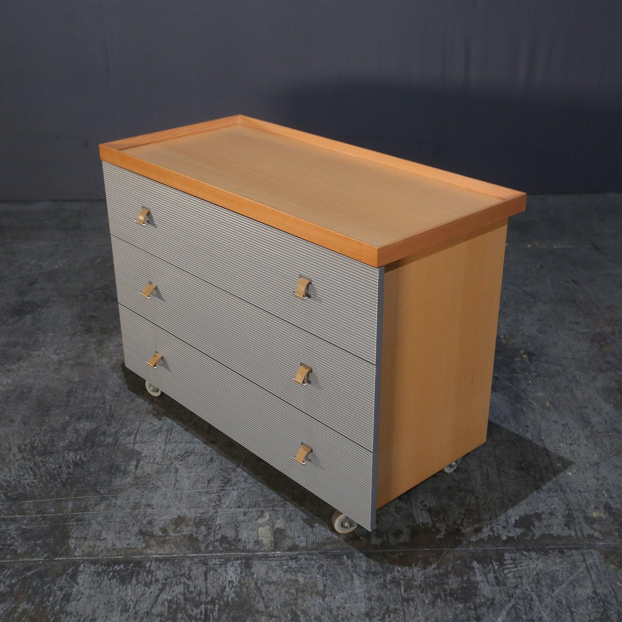 Français Commode parallèle Ligne Roset de Peter Maly